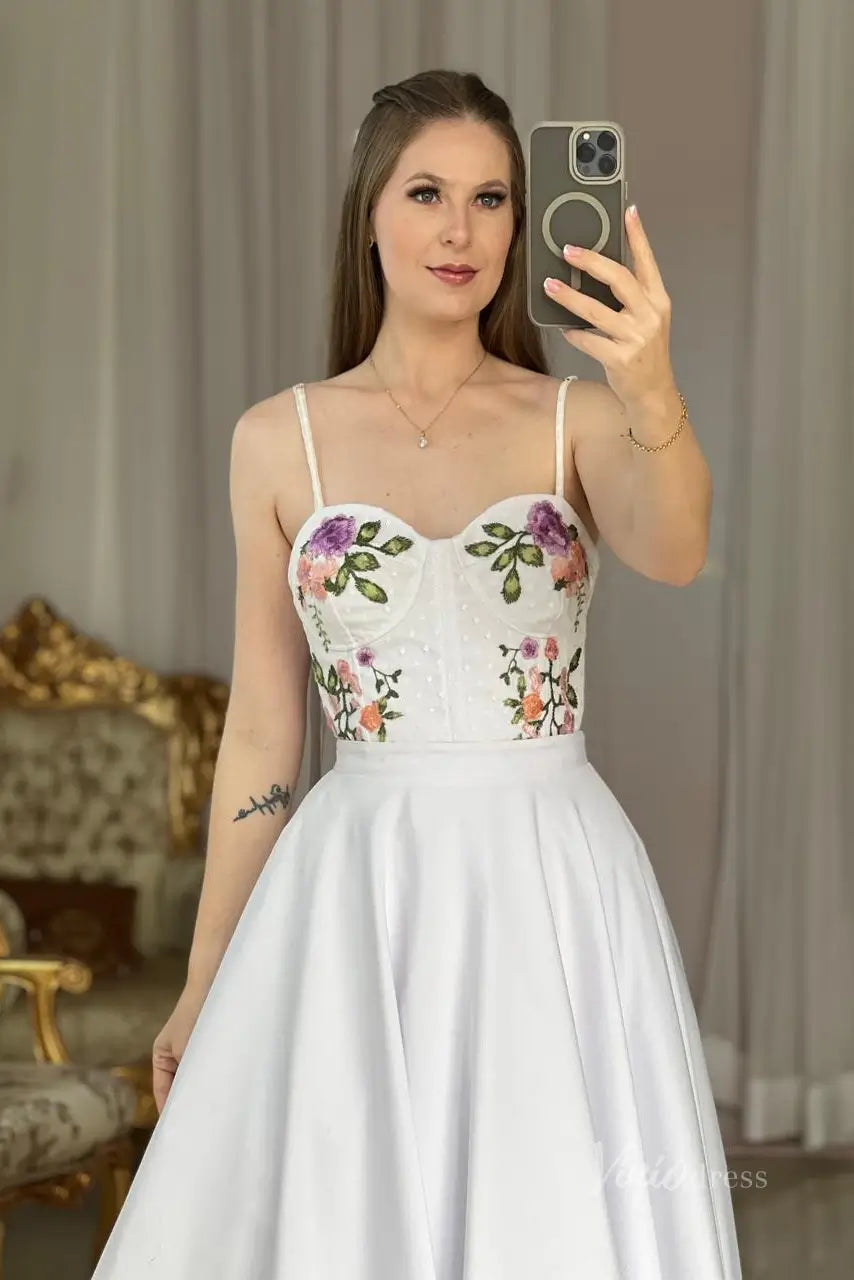 Romantic Floral Embroidered A-Line Wedding Dress with Sweetheart Bustier, Spaghetti Straps & Flowing Chapel Train – FW253-wedding dresses 2025 -Viniodress-White-Custom Size-