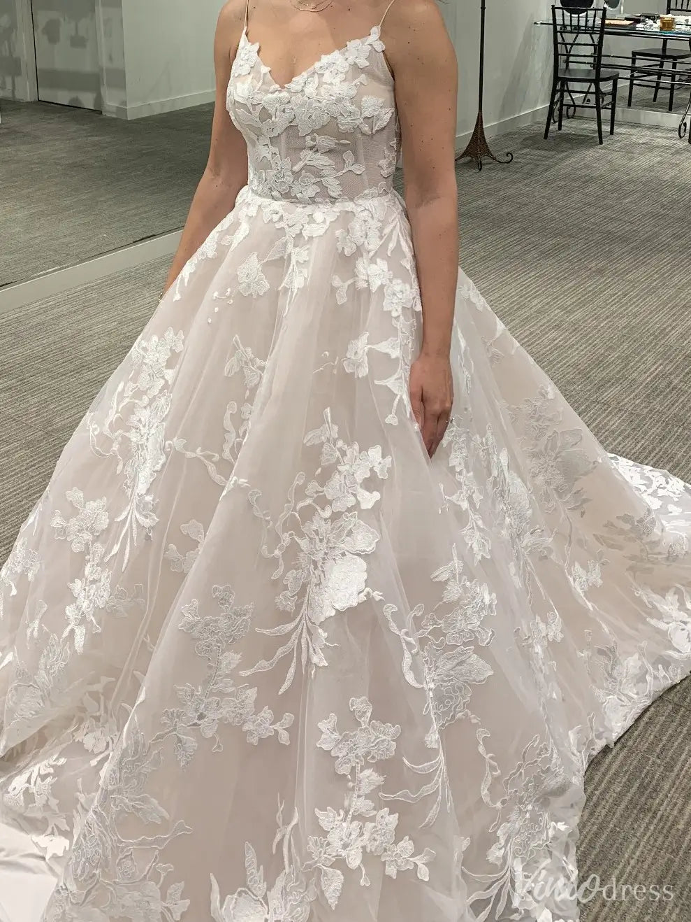 Romantic Floral Lace A-Line Wedding Dress with Sheer Bodice & Chapel Train – VW2505-wedding dresses 2025 -Viniodress-White-Custom Size-