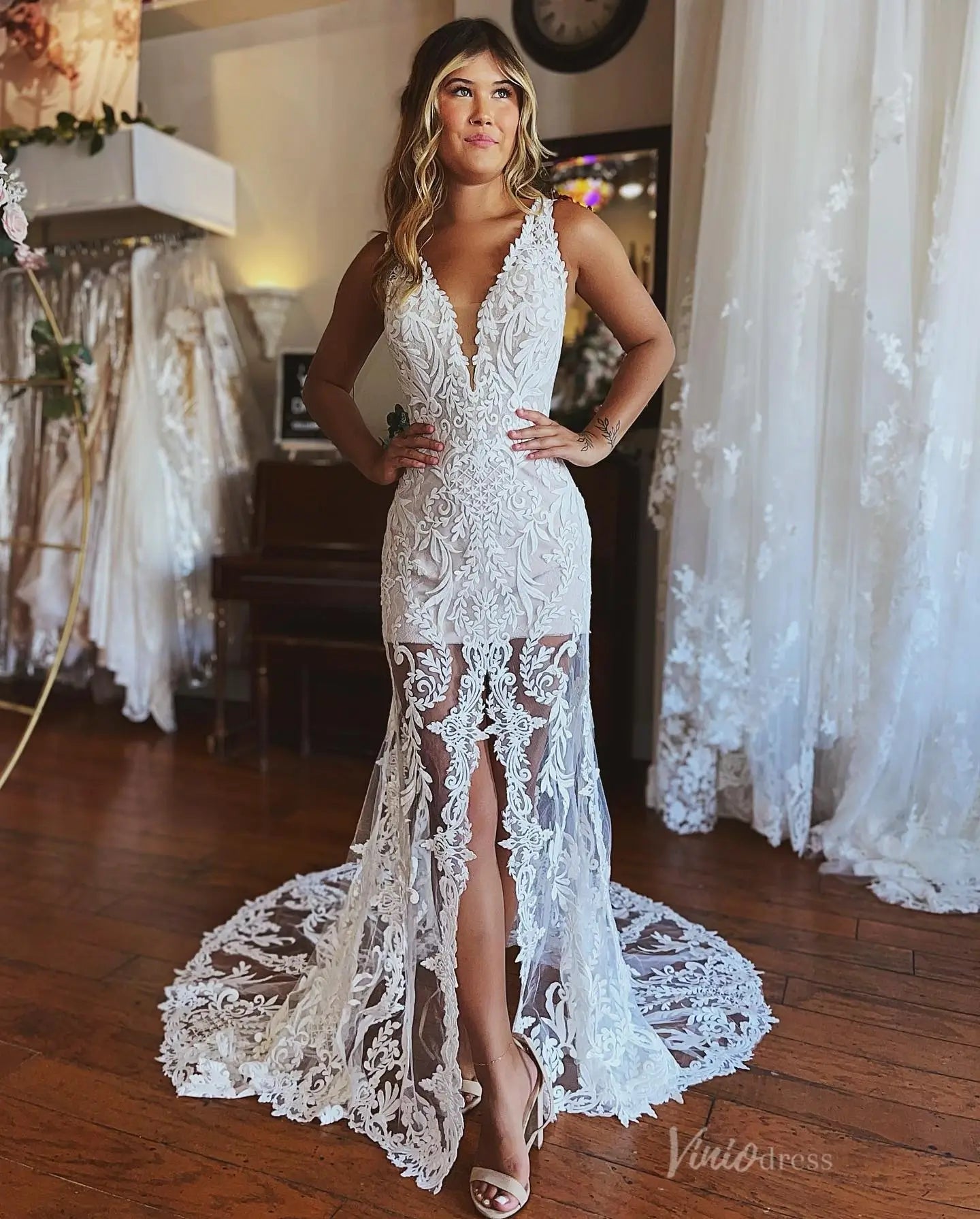 Romantic Floral Lace Mermaid Wedding Dress with Plunging V Neckline & Sheer Chapel Train – BH108-wedding dresses 2025 -Viniodress-Ivory-Custom Size-