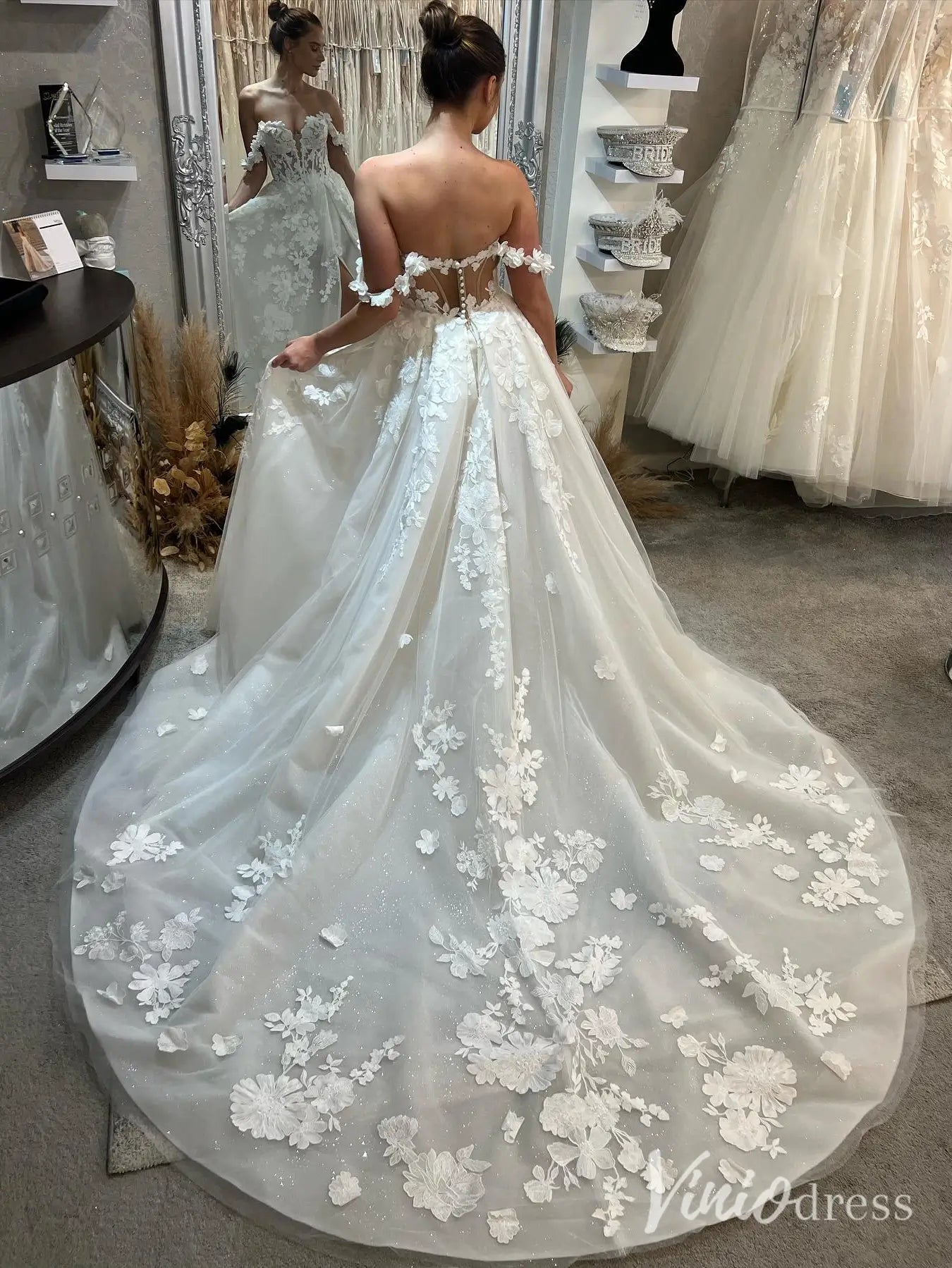 Romantic Floral Wedding Dress with Off-Shoulder Sleeves & High Slit LA104 Viniodress Romantic Floral Wedding Dress with Off-Shoulder Sleeves & High Slit LA104 Viniodress