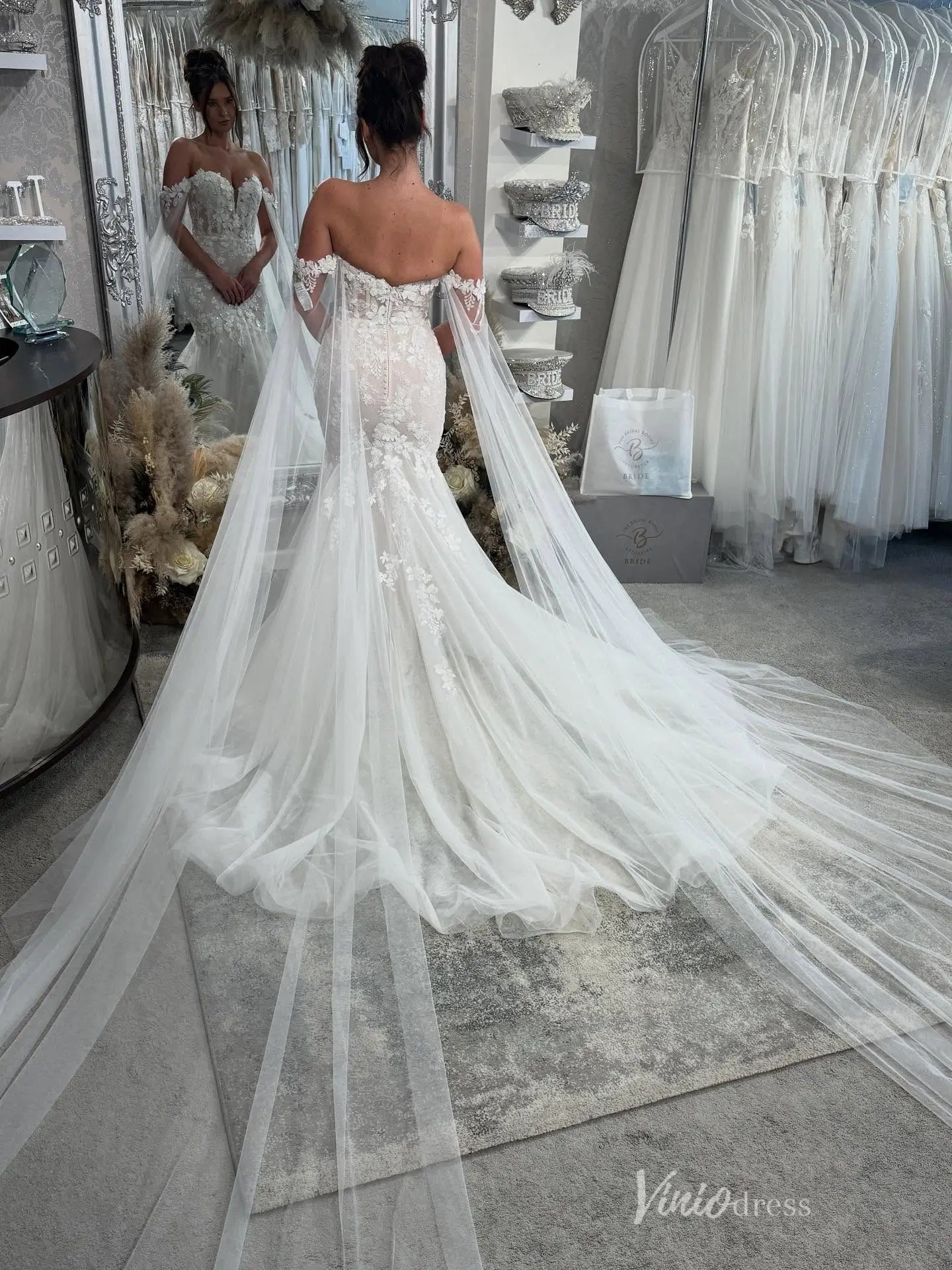 Romantic Ivory 3D Floral Lace Mermaid Wedding Dress with Cape Sleeve, Sweetheart Neckline & Chapel Train – ML169-wedding dresses 2026-Viniodress-Ivory-Custom Size-