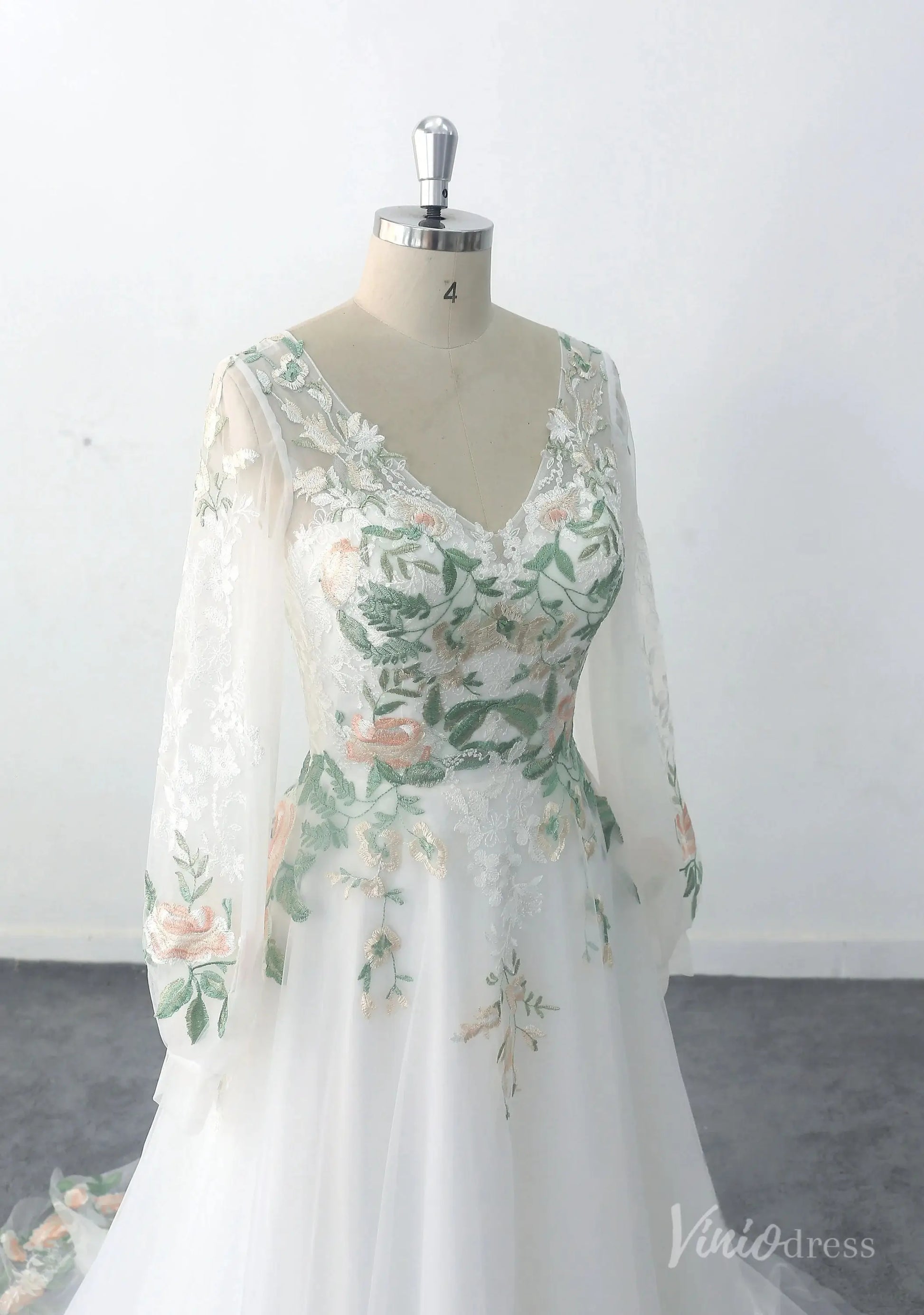 Romantic Ivory Floral Lace Wedding Dress with Long Sleeves, V-Neck Bodice, and Embroidered Skirt – FW225-wedding dresses 2025 -Viniodress-Ivory-Custom Size-