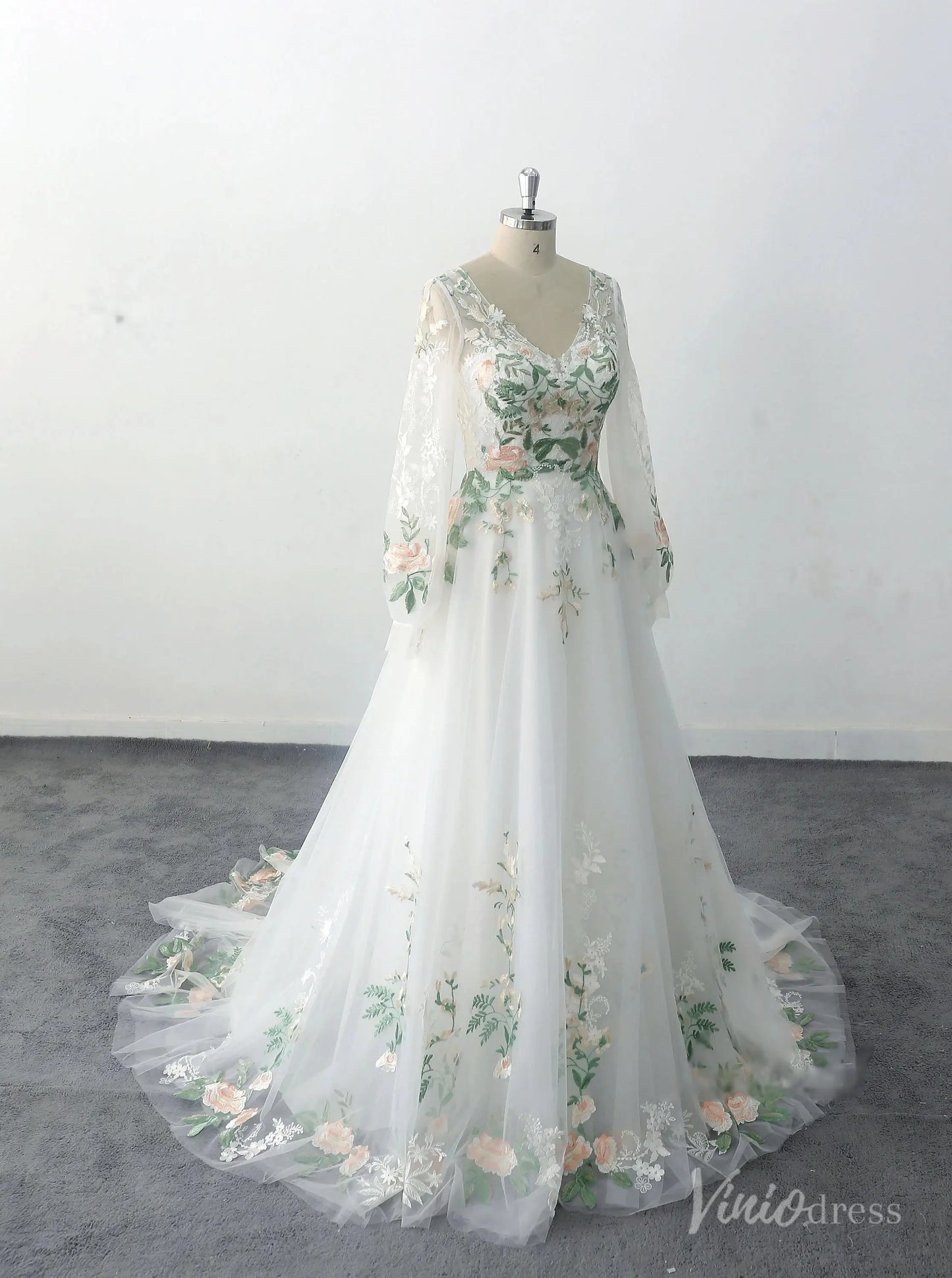 Romantic Ivory Floral Lace Wedding Dress with Long Sleeves, V-Neck Bodice, and Embroidered Skirt – FW225-wedding dresses 2025 -Viniodress-Ivory-Custom Size-