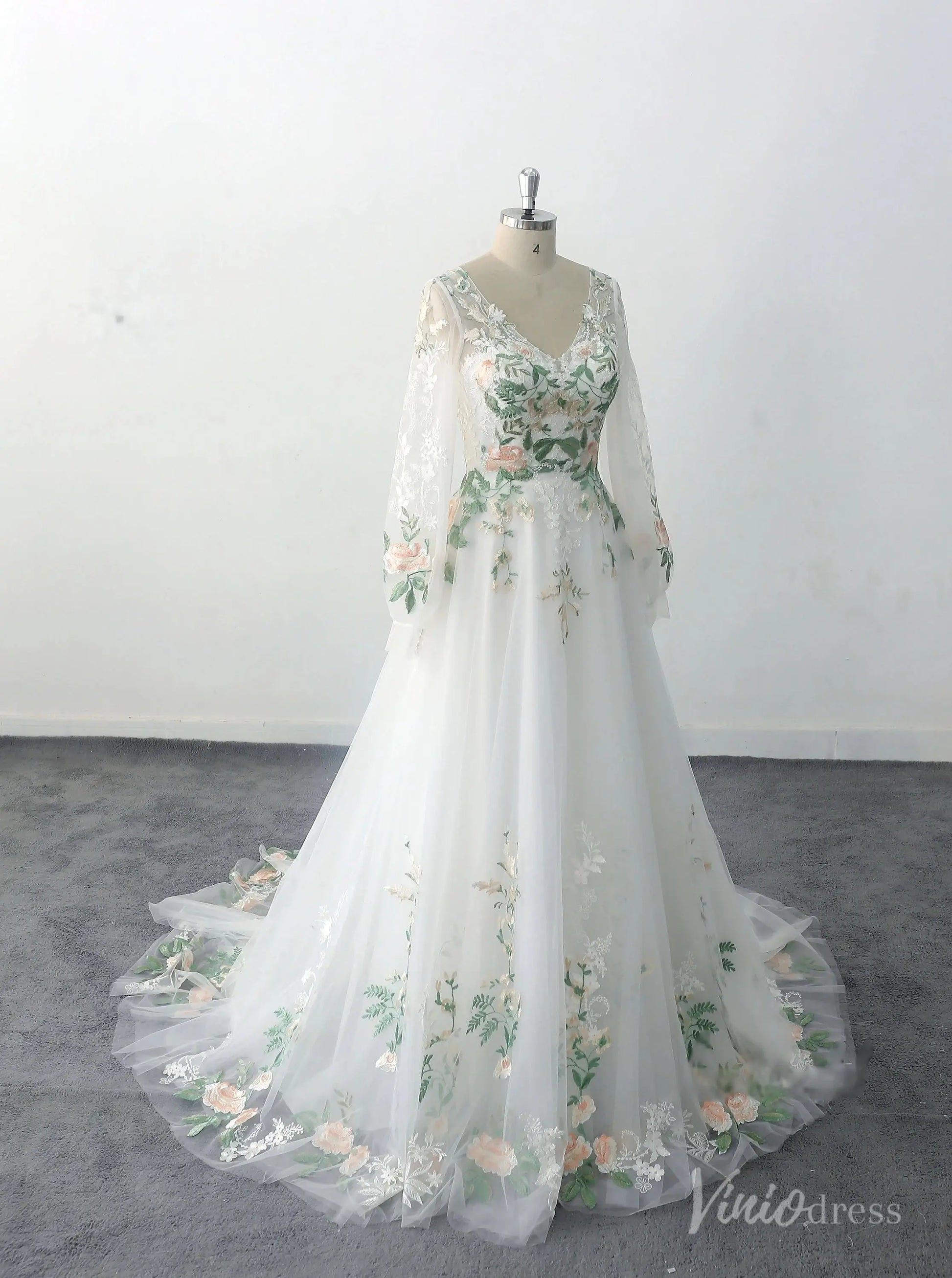 Romantic Ivory Floral Lace Wedding Dress with Long Sleeves, V-Neck Bodice, and Embroidered Skirt – FW225-wedding dresses 2025 -Viniodress-Ivory-Custom Size-