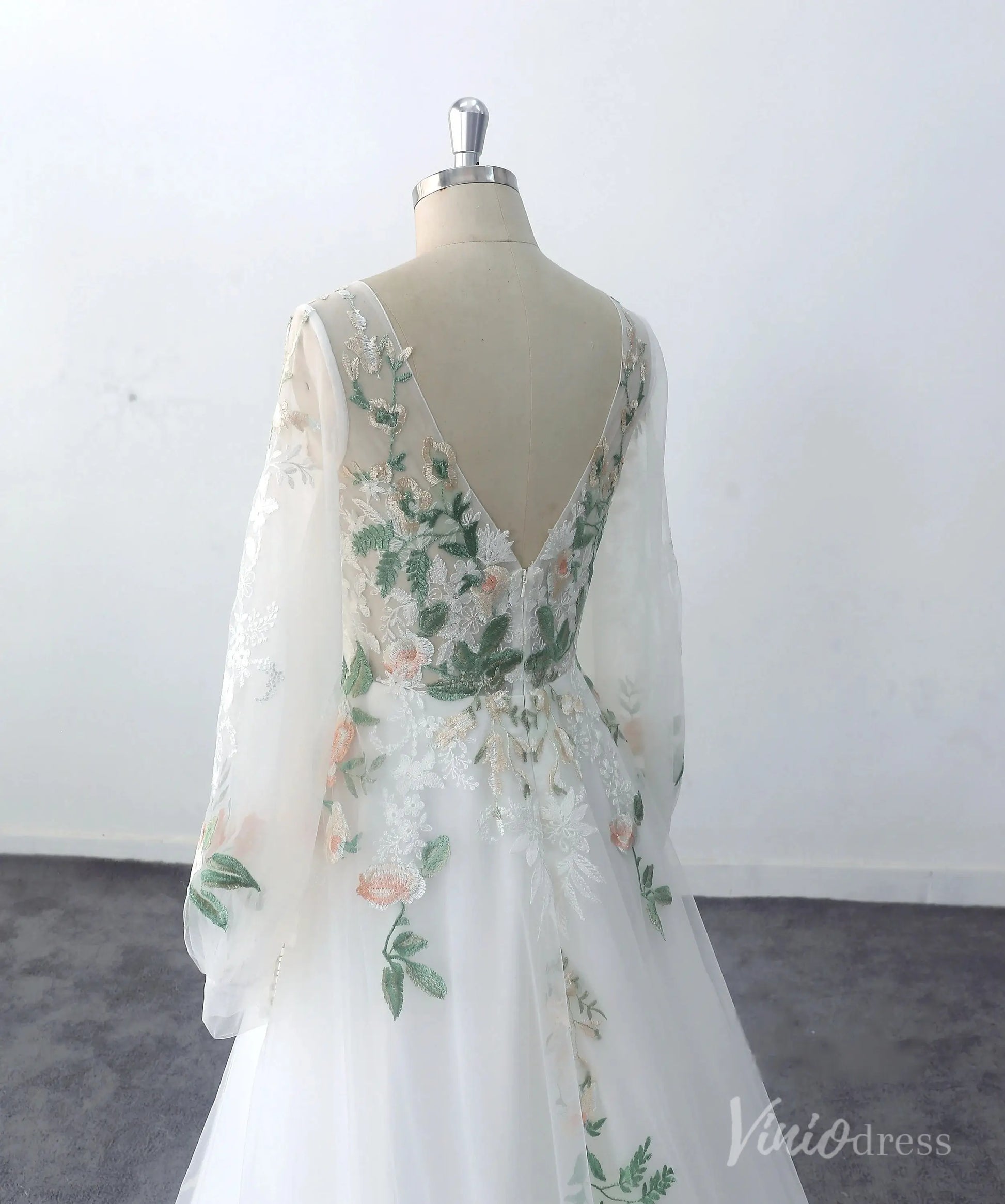 Romantic Ivory Floral Lace Wedding Dress with Long Sleeves, V-Neck Bodice, and Embroidered Skirt – FW225-wedding dresses 2025 -Viniodress-Ivory-Custom Size-