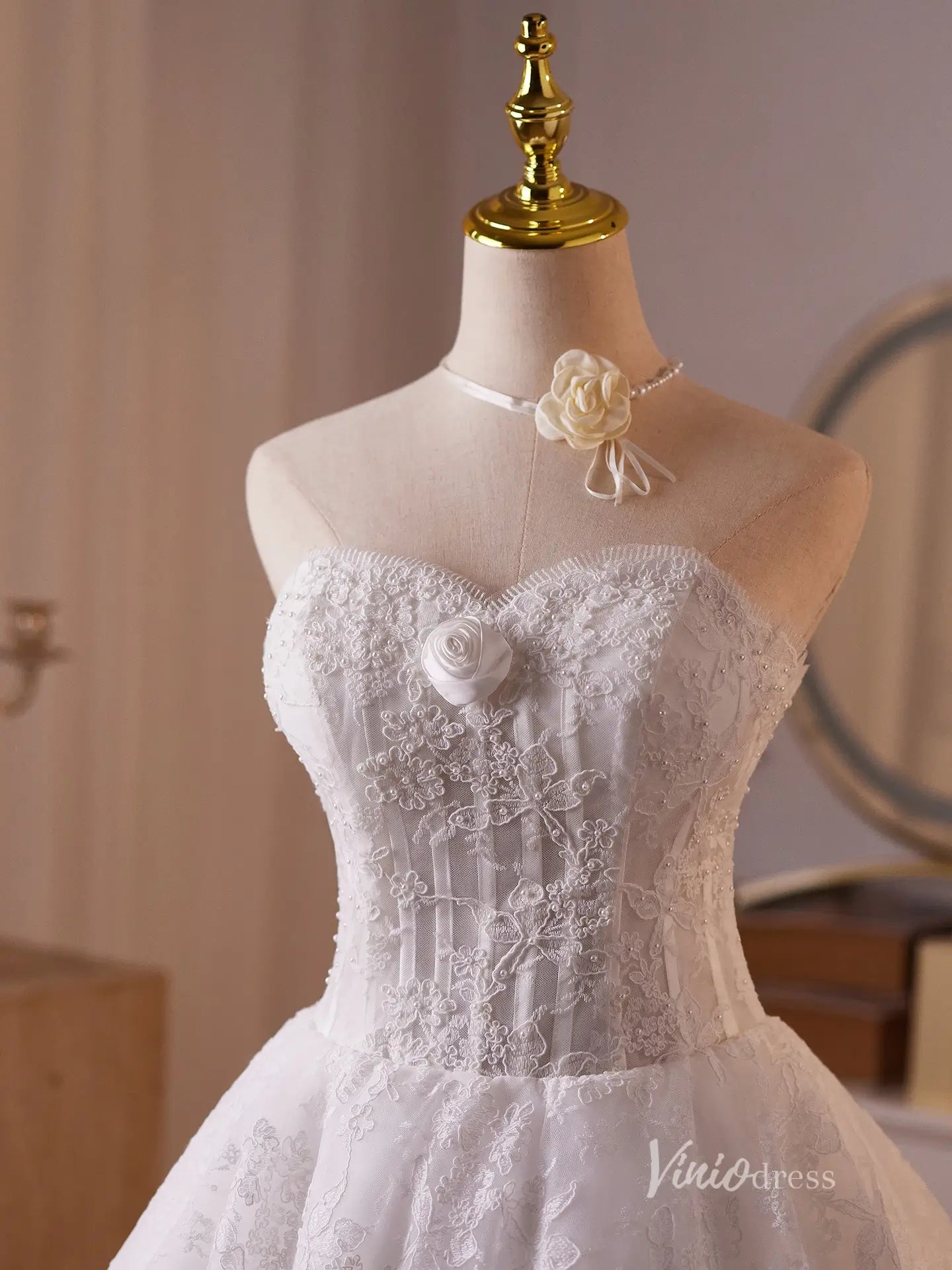 Romantic Ivory Lace Homecoming Dress with Strapless Corset Bodice, 3D Rosette Trim & A-Line Mini Skirt – BJ093-prom dresses 2025 -Viniodress-Ivory-Custom Size-