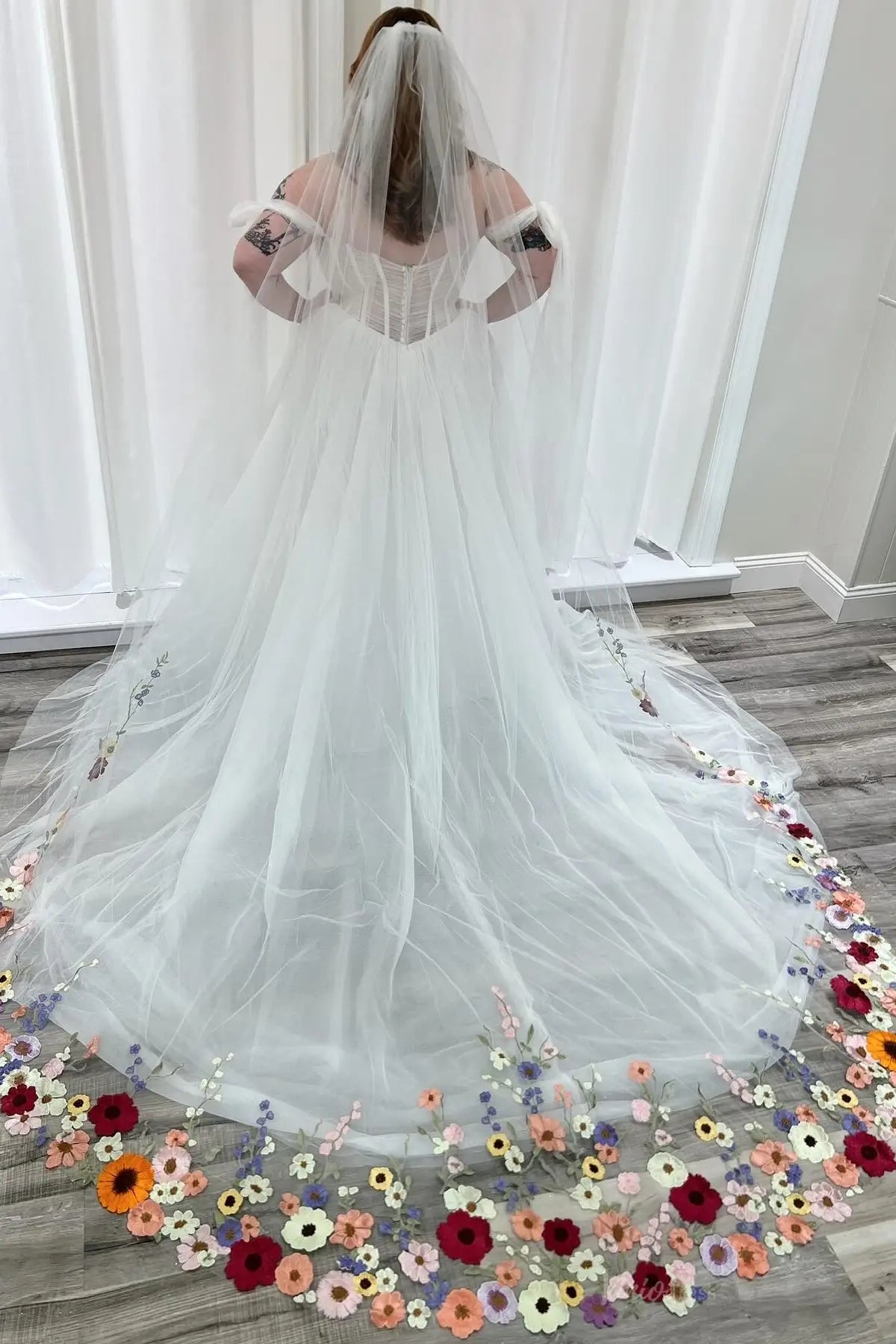 Ivory Sweetheart Ruched A-Line Wedding Dress with Removable Sleeves RM003 Viniodress Ivory Sweetheart Ruched A-Line Wedding Dress with Removable Sleeves RM003 Viniodress