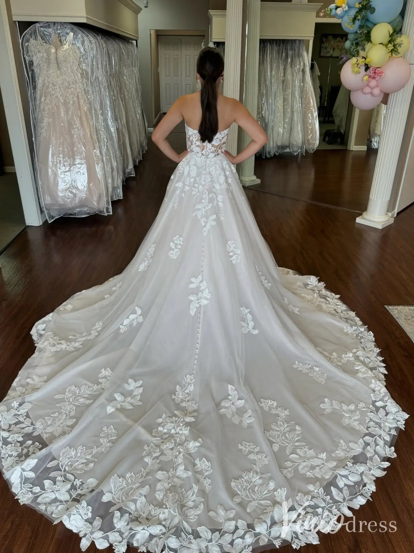 Romantic Lace Applique Wedding Dress with Plunging V Neck, Cathedral Train – LA102-wedding dresses 2025 -Viniodress-Ivory-Custom Size-