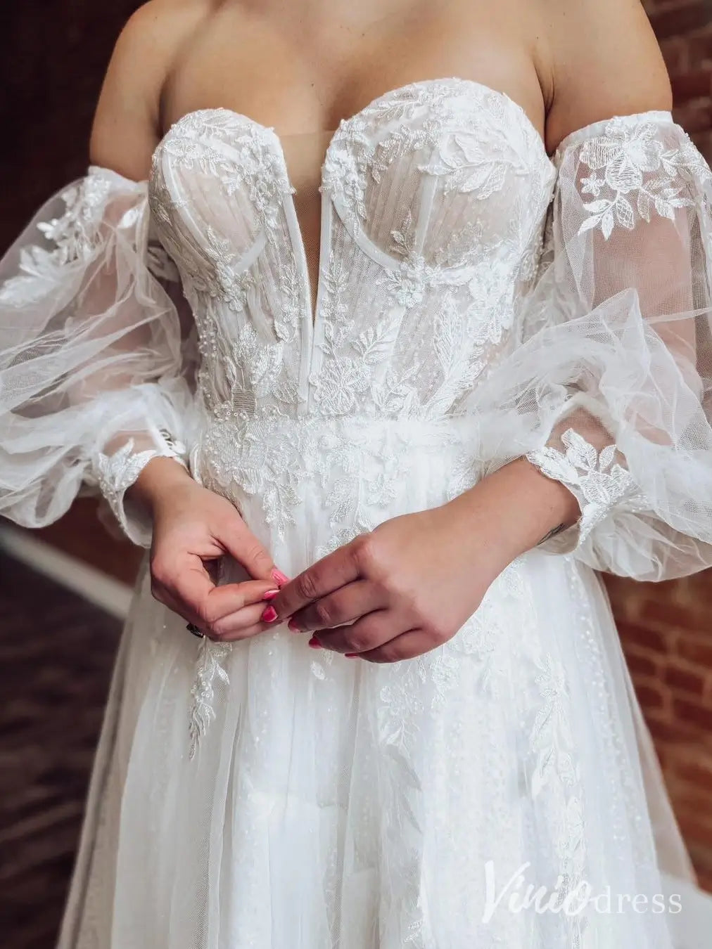 Romantic Lace Wedding Dress with Slit, Removable Puff Sleeve, Sweetheart Neck – LA119-wedding dresses 2025 -Viniodress-Ivory-Custom Size-