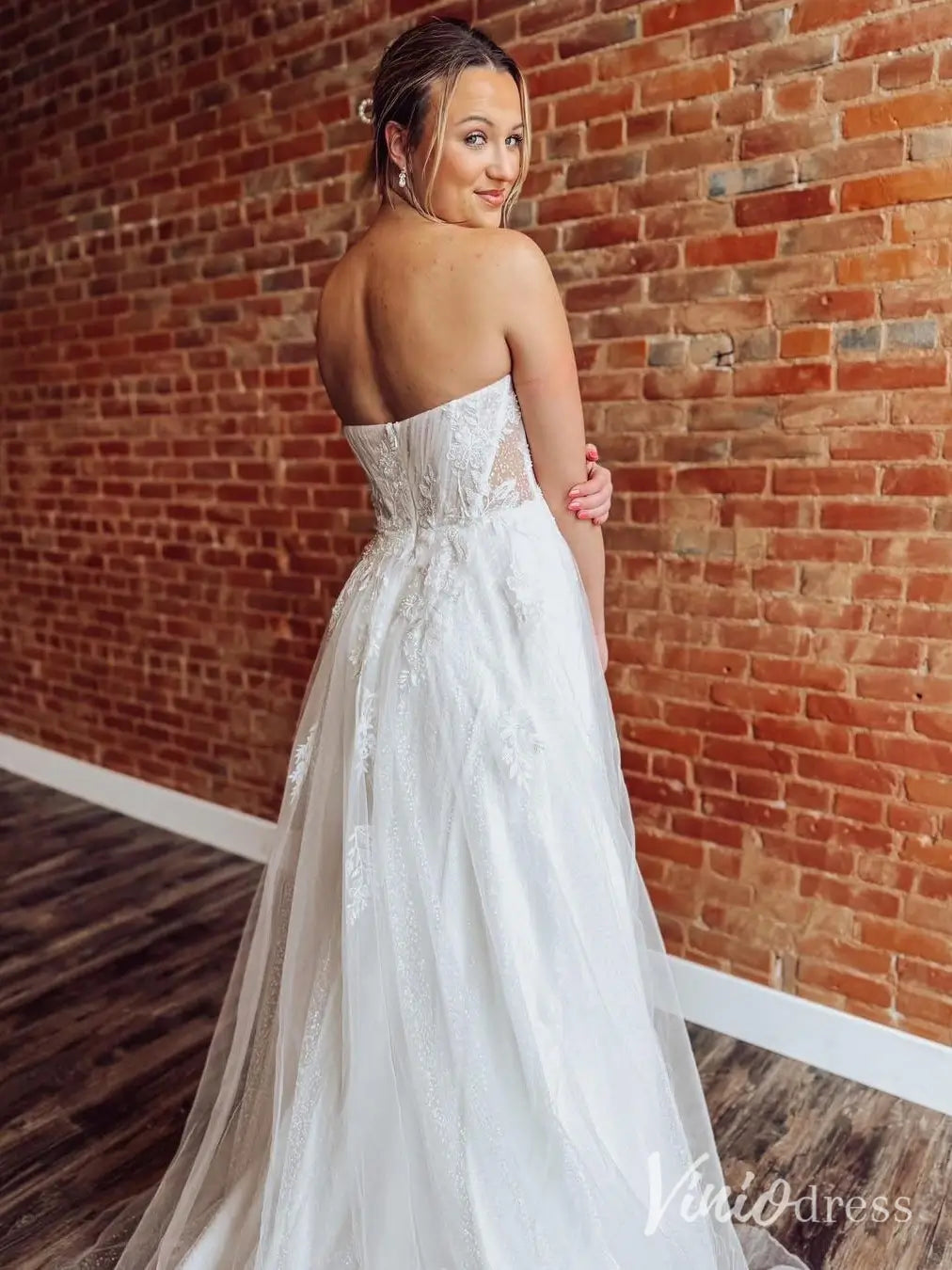 Romantic Lace Wedding Dress with Slit, Removable Puff Sleeve, Sweetheart Neck – LA119-wedding dresses 2025 -Viniodress-Ivory-Custom Size-