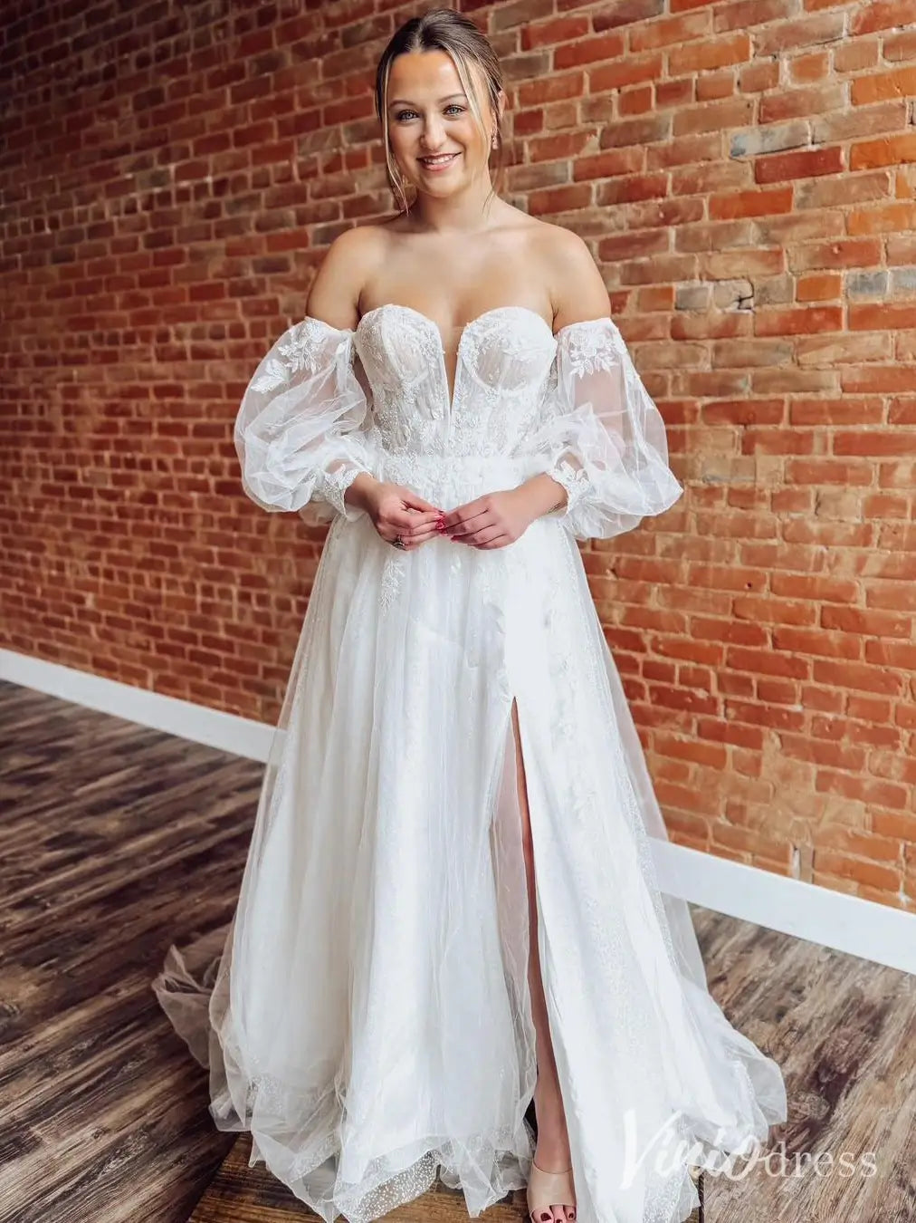 Romantic Lace Wedding Dress with Slit, Removable Puff Sleeve, Sweetheart Neck – LA119-wedding dresses 2025 -Viniodress-Ivory-Custom Size-