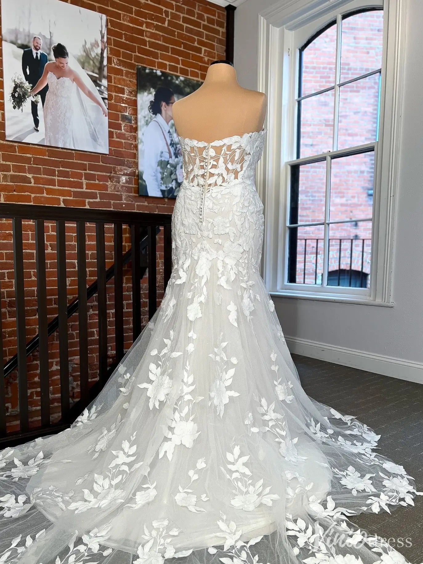 Romantic Mermaid Wedding Dress Plus Size with Sweetheart Neckline, Illusion Back, and Floral Appliqué – VW2597-wedding dresses 2025 -Viniodress-Ivory-Custom Size-