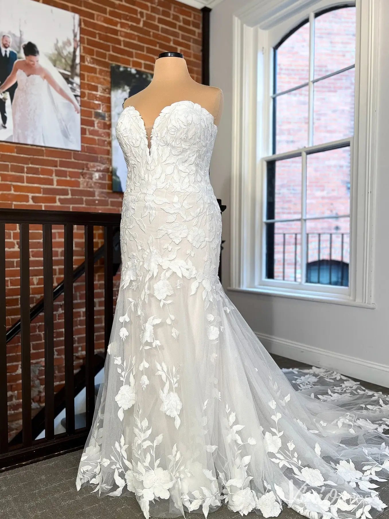 Romantic Mermaid Wedding Dress Plus Size with Sweetheart Neckline, Illusion Back, and Floral Appliqué – VW2597-wedding dresses 2025 -Viniodress-Ivory-Custom Size-