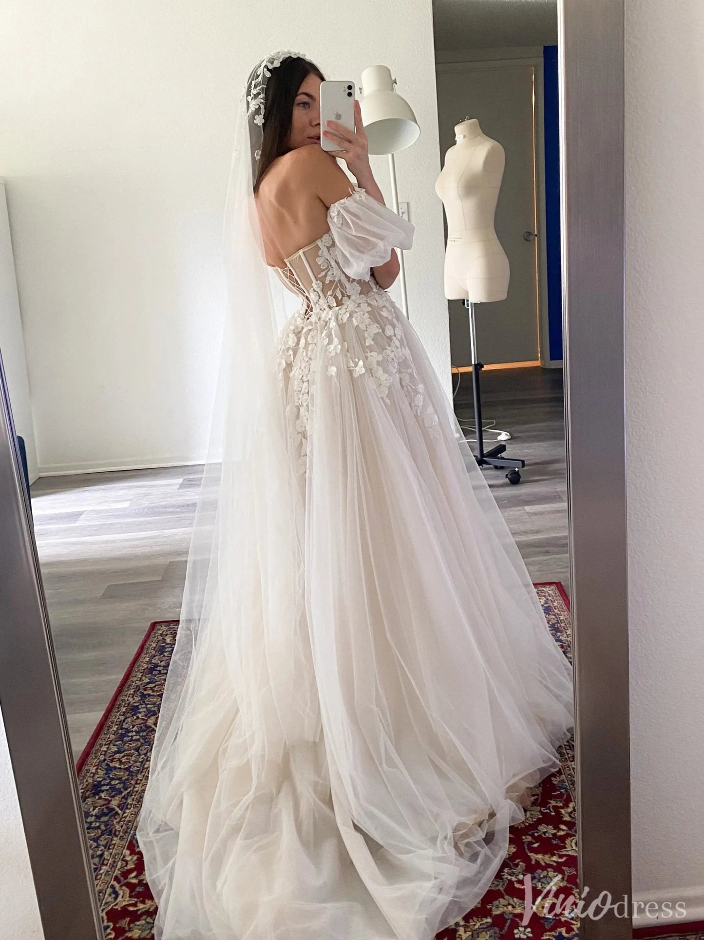 Romantic Off-Shoulder Tulle Wedding Dress with Detachable Puff Sleeves – VW2521-wedding dresses 2025 -Viniodress-Champagne-Custom Size-