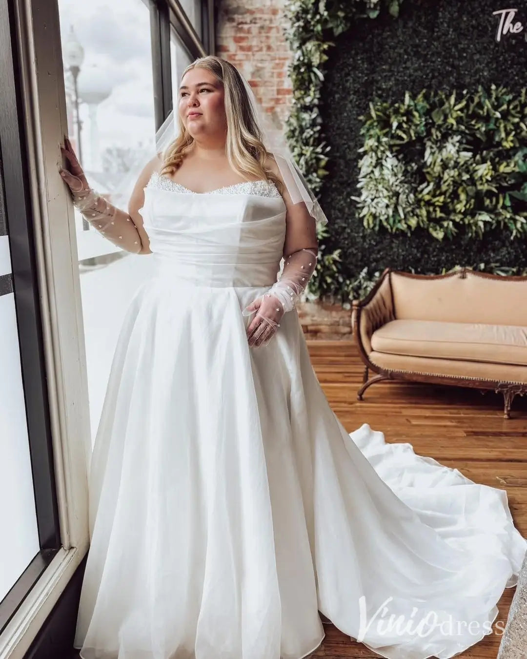 Romantic Plus Size Wedding Dress with Beaded Sweetheart Neckline, Draped Waist and Chapel Train – MS121-wedding dresses 2025 -Viniodress-Ivory-Custom Size-