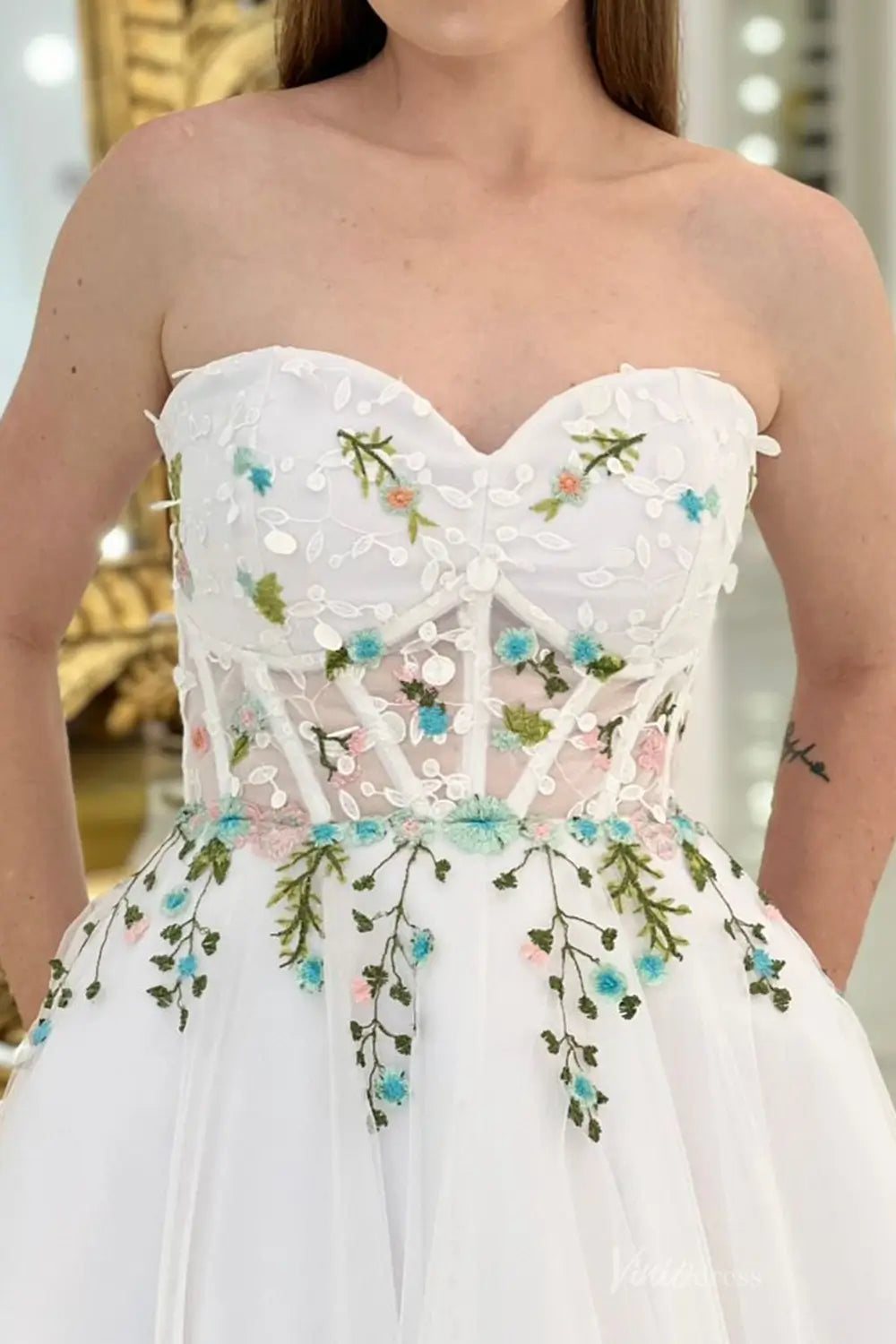Romantic Short Floral Embroidered Wedding Dress FW258 Viniodress Romantic Short Floral Embroidered Wedding Dress FW258 Viniodress
