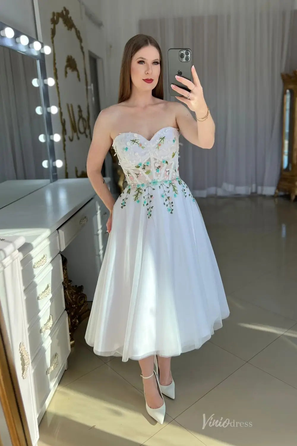 Romantic Short Floral Embroidered Wedding Dress with Sweetheart Bodice & Tea-Length Skirt – FW258-wedding dresses 2025 -Viniodress-Ivory-Custom Size-Strapless
