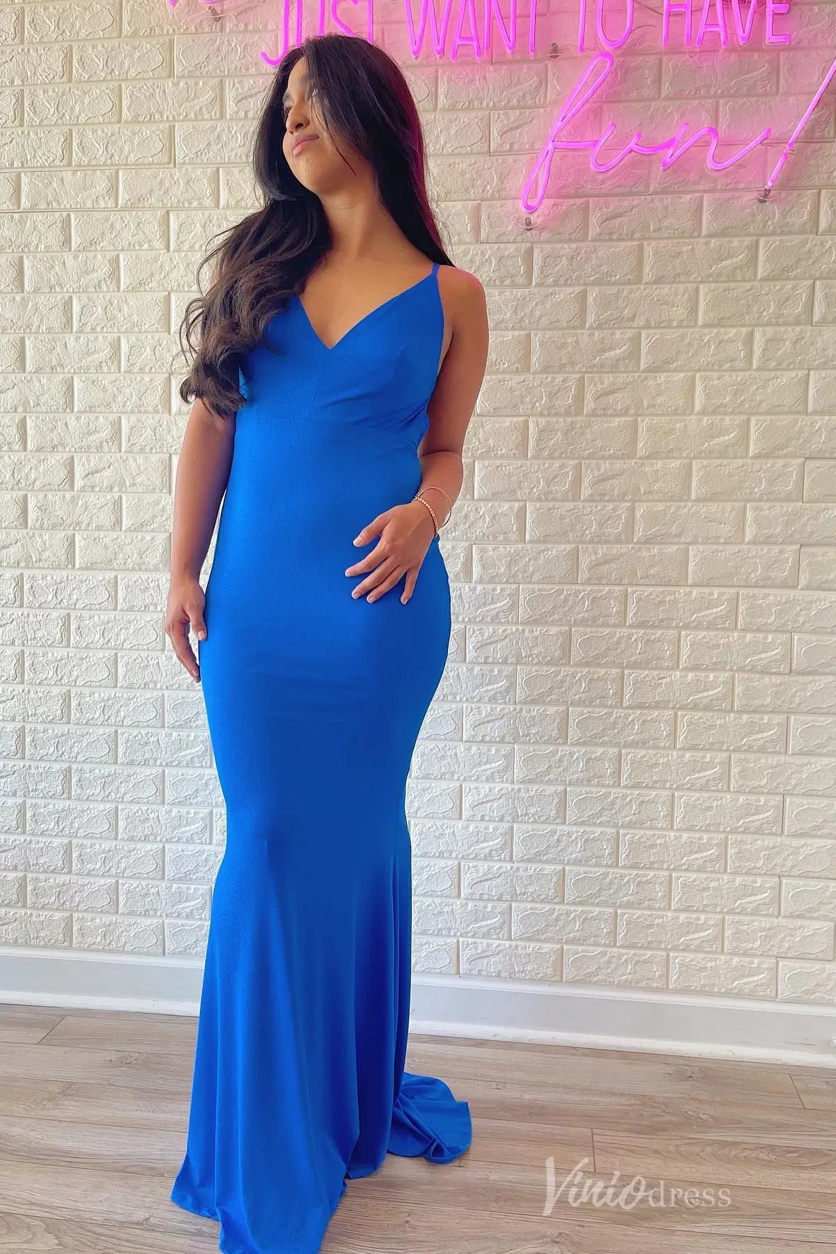 Royal Blue Stretch Mermaid Prom Dress with Deep V-Neckline and Open Back – SS024-prom dresses 2025 -Viniodress-Blue-Custom Size-