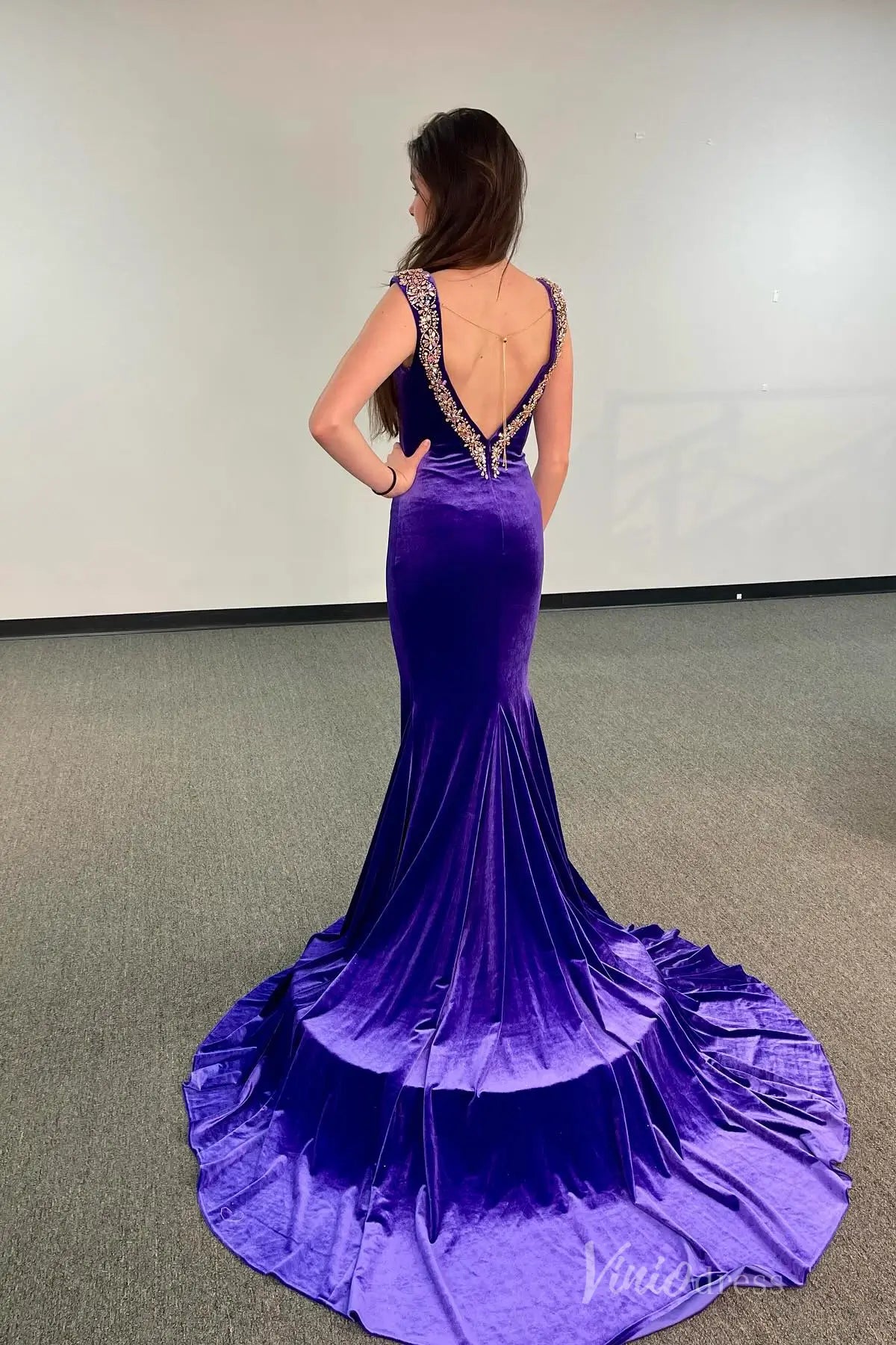Royal Purple Velvet Mermaid Prom Dress with Deep V Neck, Beaded Straps, and Court Train – SS006-prom dresses 2025 -Viniodress-Purple-Custom Size-
