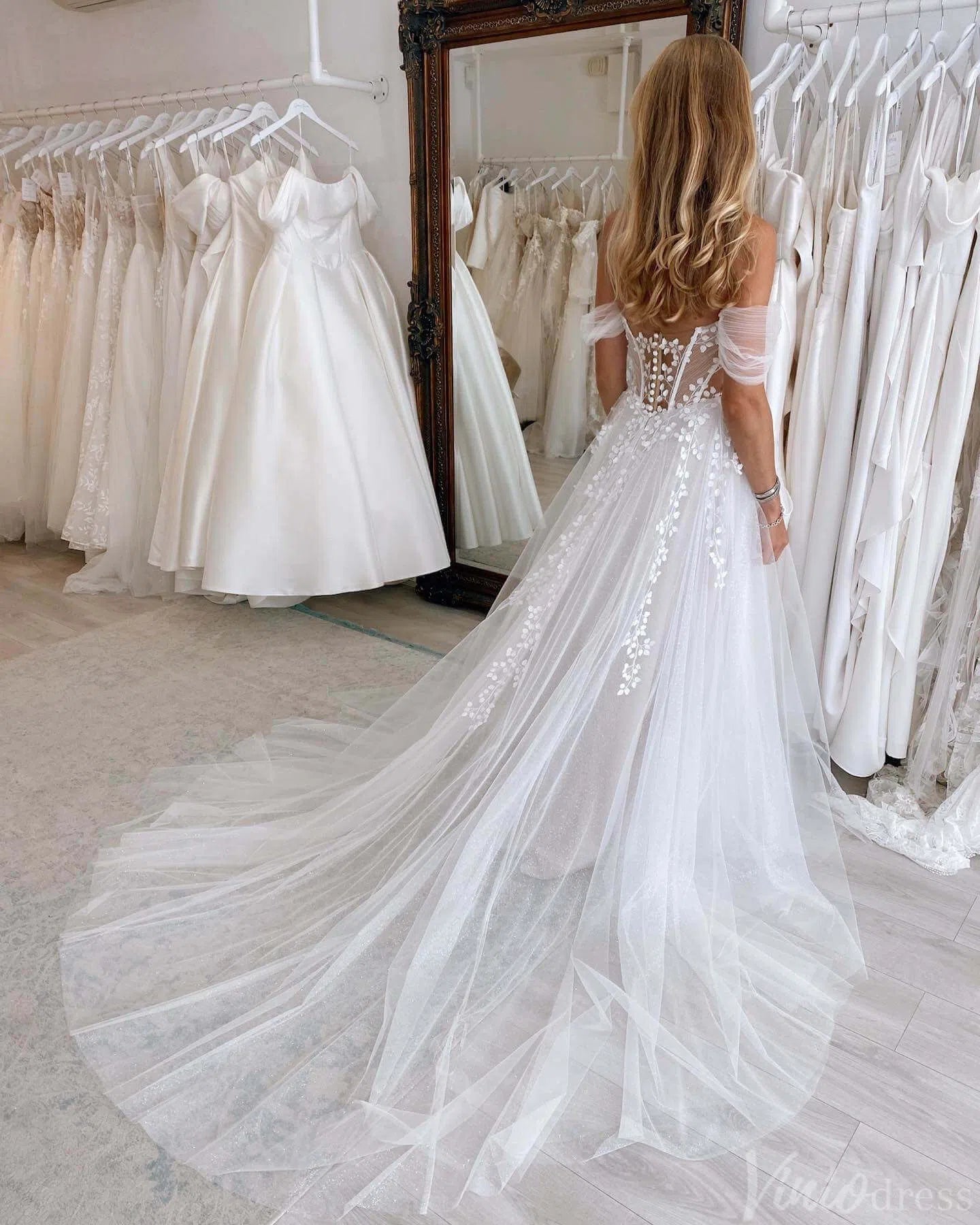 Sheer Lace Applique Wedding Dresses with Slit Off the Shoulder Beach Bridal Gown AW1008-wedding dresses-Viniodress