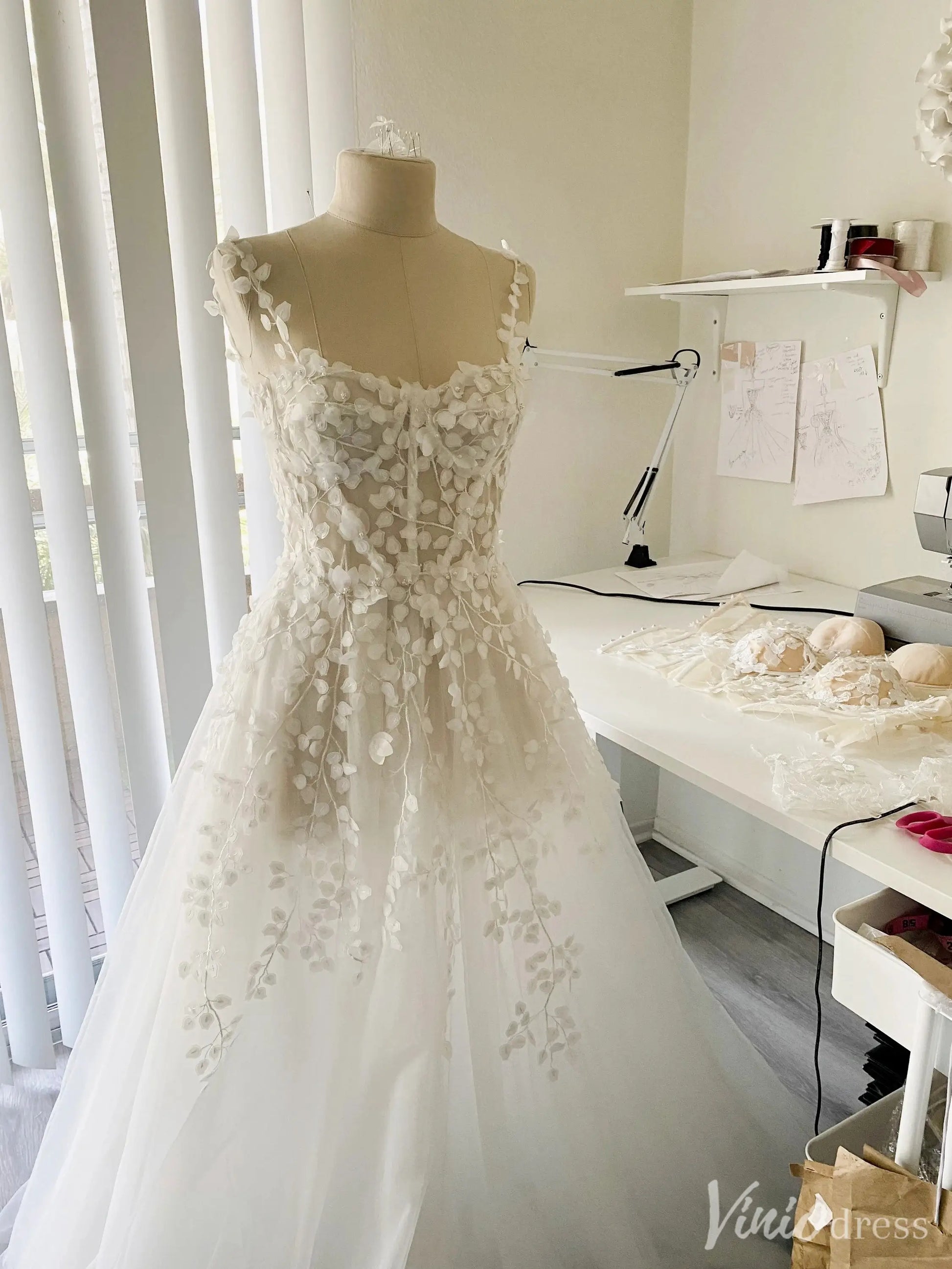 Sheer Tulle Wedding Dress with 3D Leaf Appliqué and Corset Lace-Up Back – VW2520-wedding dresses 2025 -Viniodress-Ivory-Custom Size-