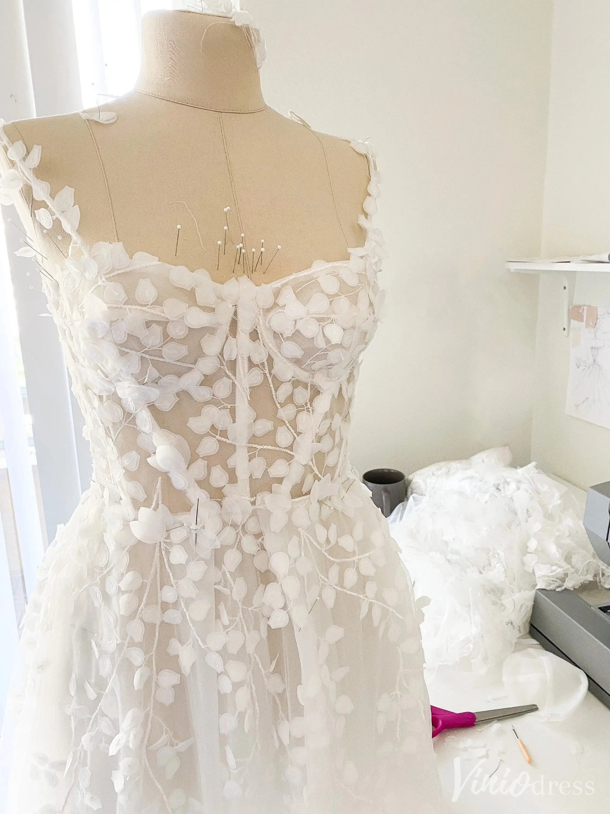 Sheer Tulle Wedding Dress with 3D Leaf Appliqué and Corset Lace-Up Back – VW2520-wedding dresses 2025 -Viniodress-Ivory-Custom Size-