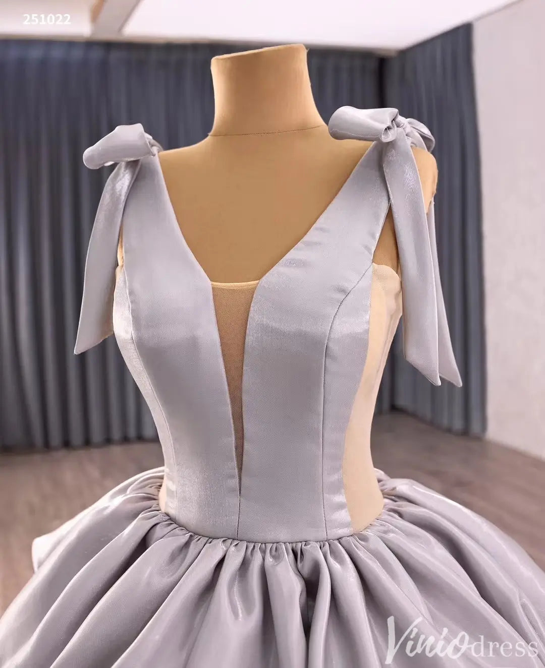 Silver Tiered Puff Ball Gown with Shoulder Bows and Deep V Neck – Style 251022-Quinceanera Dresses 2025 -Viniodress-Silver-Custom Size-