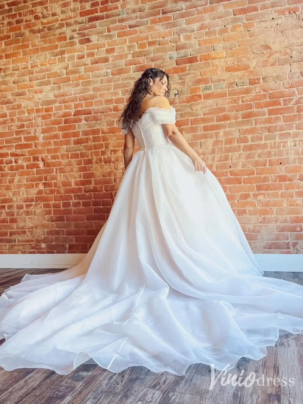 Simple Off Shoulder Organza Wedding Dress Plus Size with Chapel Train, Ruched Bodice – MS108-wedding dresses 2025 -Viniodress-Ivory-Custom Size-