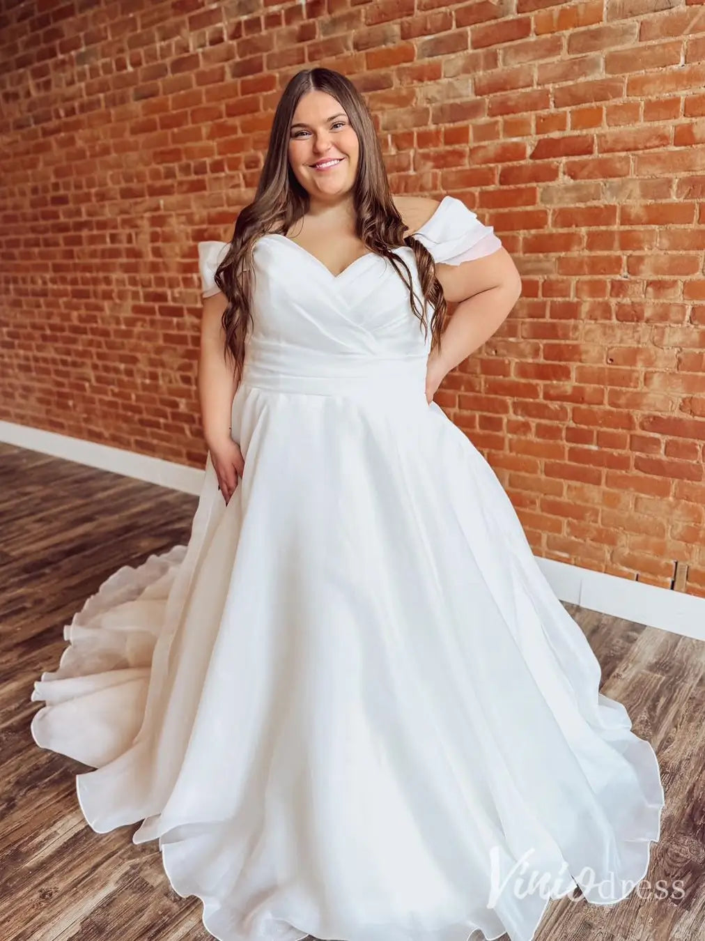 Simple Off Shoulder Organza Wedding Dress Plus Size with Chapel Train, Ruched Bodice – MS108-wedding dresses 2025 -Viniodress-Ivory-Custom Size-