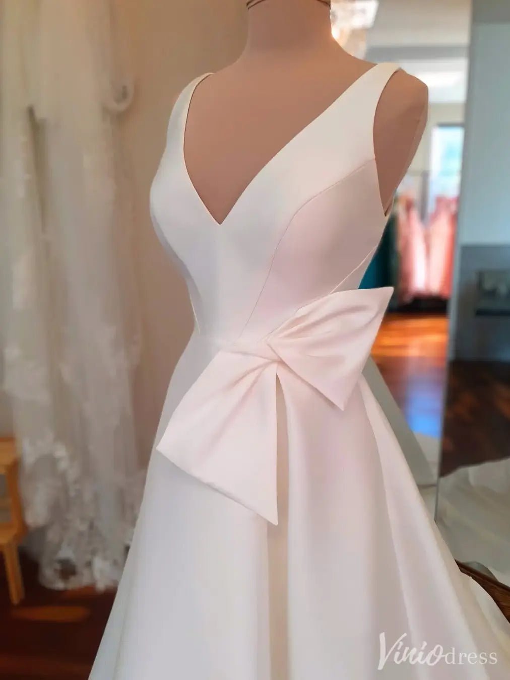 Simple Satin A-Line Wedding Dress with Deep V-Neck and Side Bow Detail – VW2536-wedding dresses 2025 -Viniodress-White-Custom Size-
