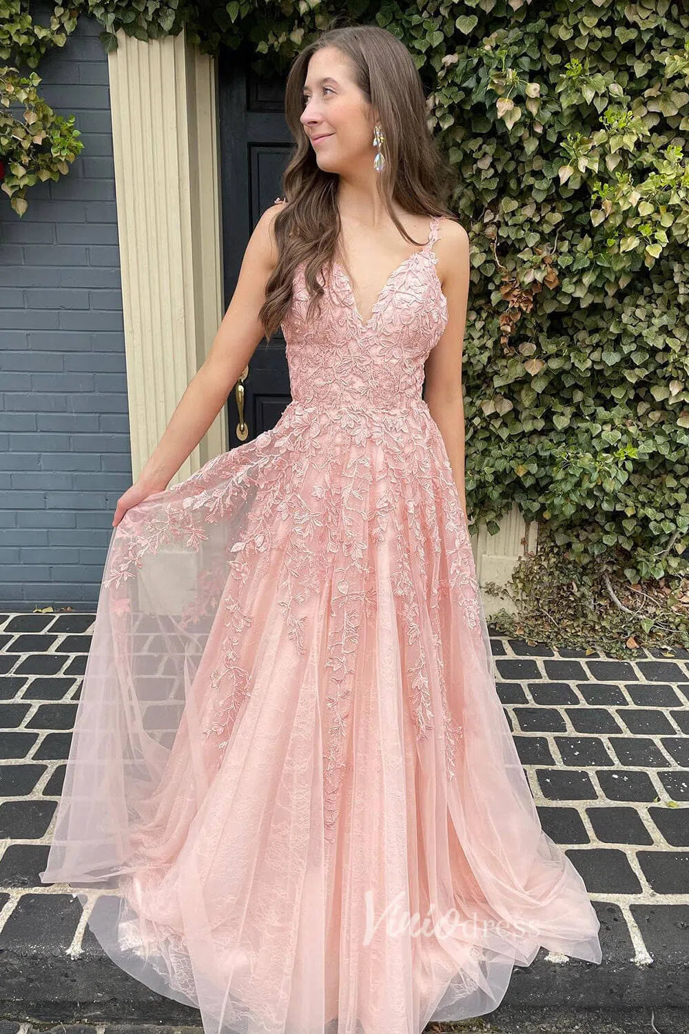 Spaghetti Strap V-neck Prom Dresses A-line Lace Applique Formal Dress Viniodress Spaghetti Strap V-neck Prom Dresses A-line Lace Applique Formal Dress Viniodress