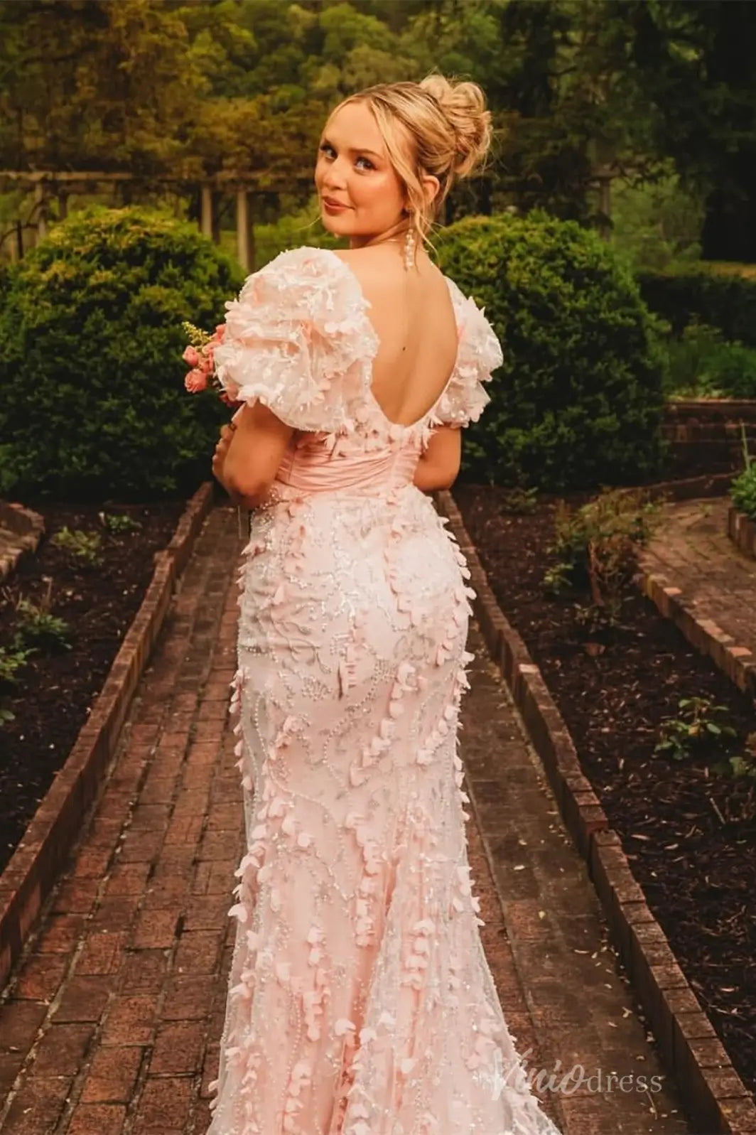 Sparkly 3D Floral Lace Sheath Prom Dress with Puff Sleeves, Satin Bow, Sweetheart Neck – SS106-prom dresses 2025 -Viniodress-Pink-Custom Size-