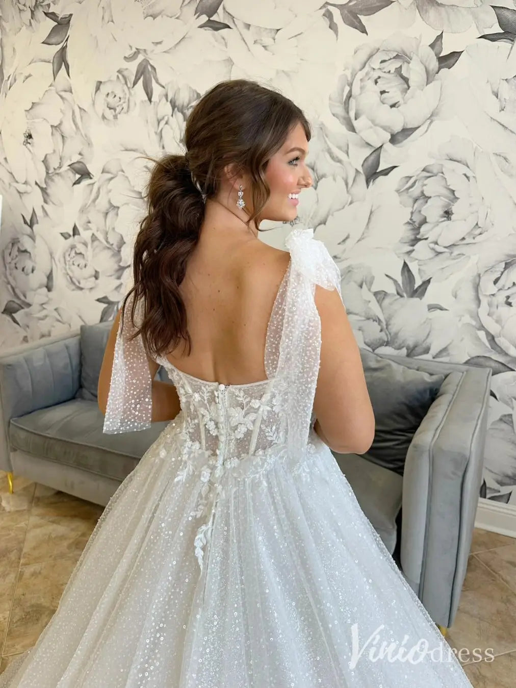 Sparkly Beaded Lace Wedding Dress with Detachable Bow Straps, Corset Bodice, Chapel Train – LA116-wedding dresses 2025 -Viniodress-Ivory-Custom Size-