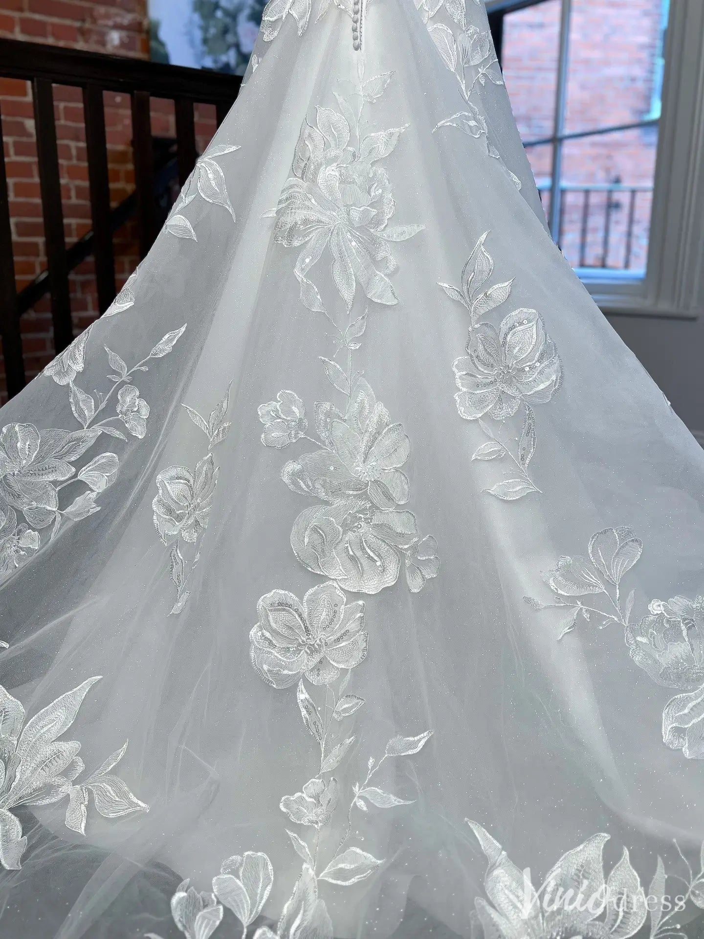 Strapless 3D Floral Lace Wedding Dress with Sweetheart Neck and Sheer Corset – VW2604-wedding dresses 2025 -Viniodress-Ivory-Custom Size-