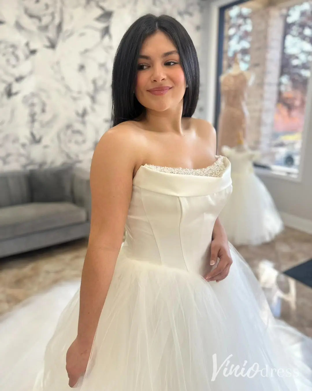 Strapless Ball Gown Wedding Dress with Basque Waist, Beaded Neckline and Tulle Skirt – MS107-wedding dresses 2025 -Viniodress-Ivory-Custom Size-