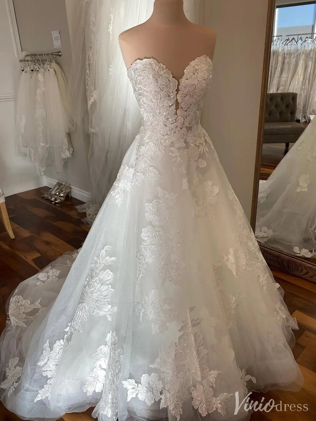 Strapless Floral Lace Tulle Ball Gown Wedding Dress with Sweetheart Neckline – VW2549-wedding dresses 2025 -Viniodress-White-Custom Size-