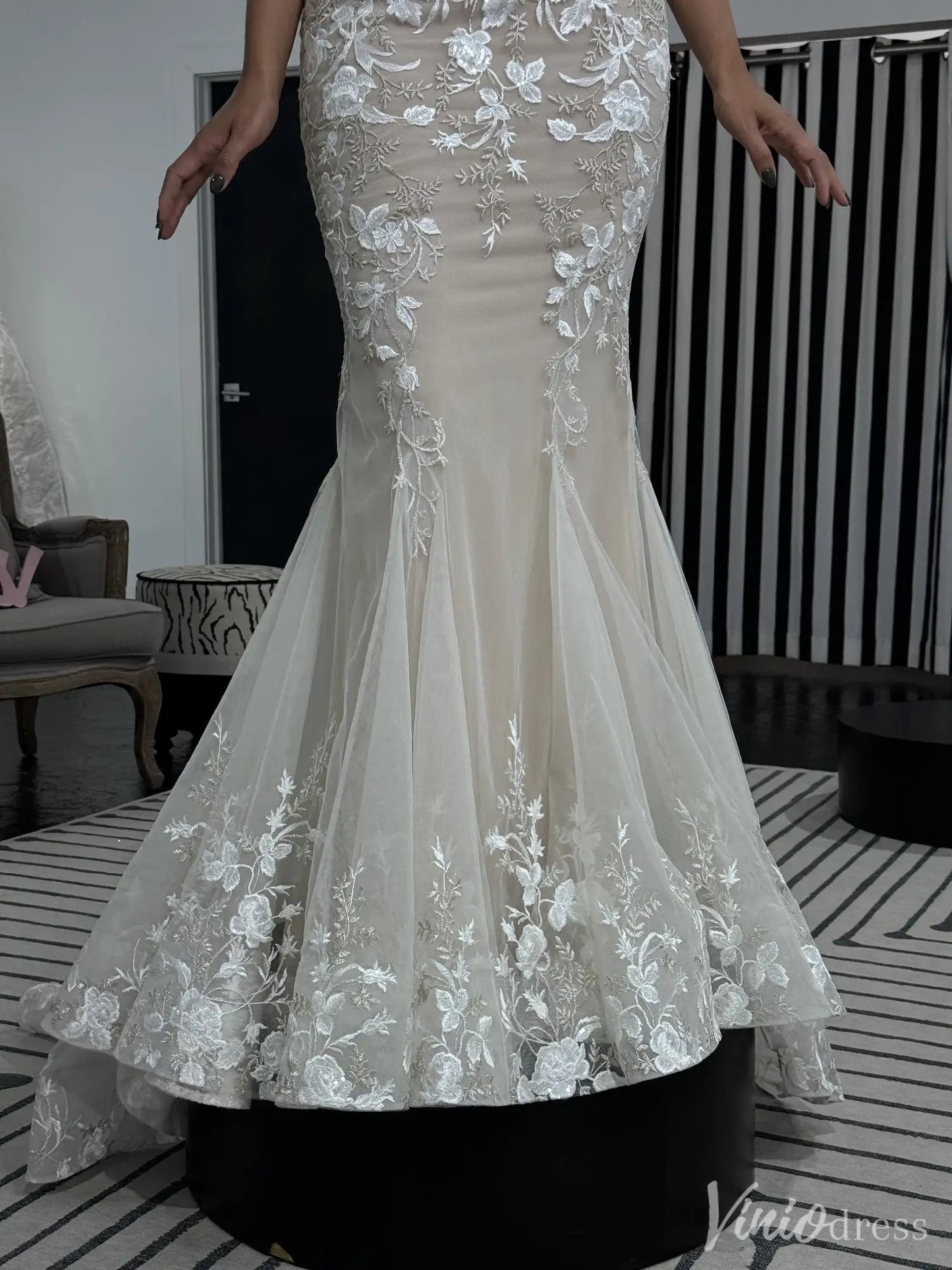 Strapless Lace Mermaid Wedding Dress with Sheer Corset Bodice & Tulle Overskirt – VW2509-wedding dresses 2025 -Viniodress-Beige-Custom Size-