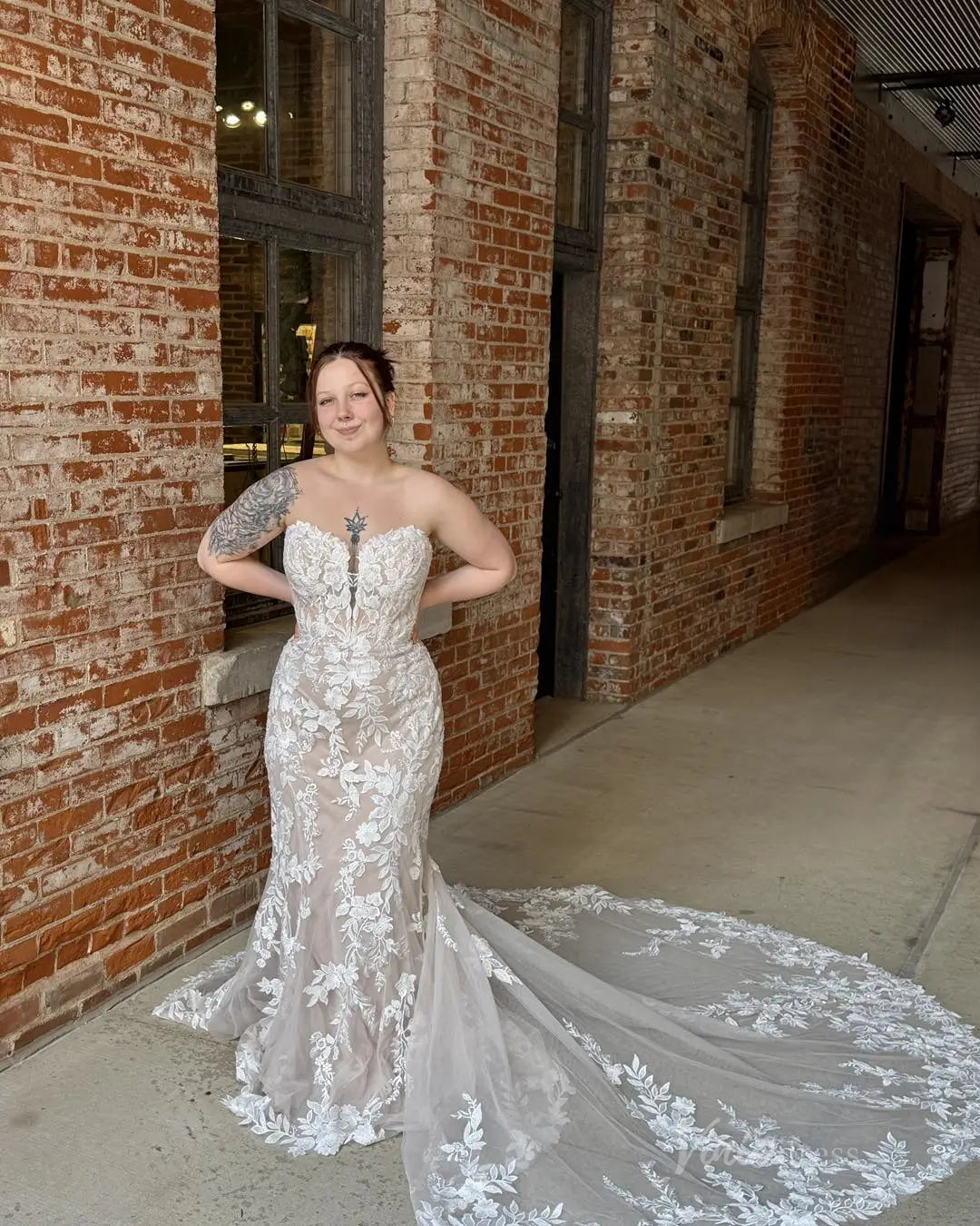 Strapless Nude Mermaid Wedding Dress | Lace Appliqués, Sweetheart Neck, Chapel Train ML146-wedding dresses 2025 -Viniodress-Nude-Custom Size-