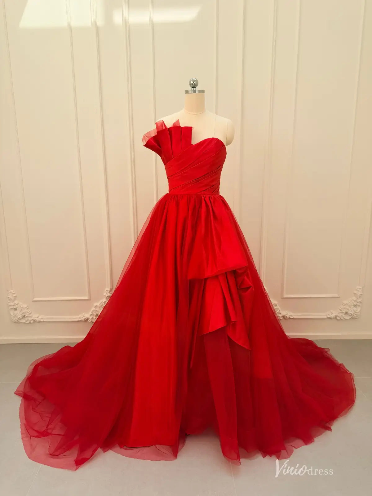 Strapless Red Prom Dress with Pleated Bodice and Dramatic Skirt FD3238-prom dresses 2026-Viniodress-Red-Custom Size – Add Measurements in Cart-