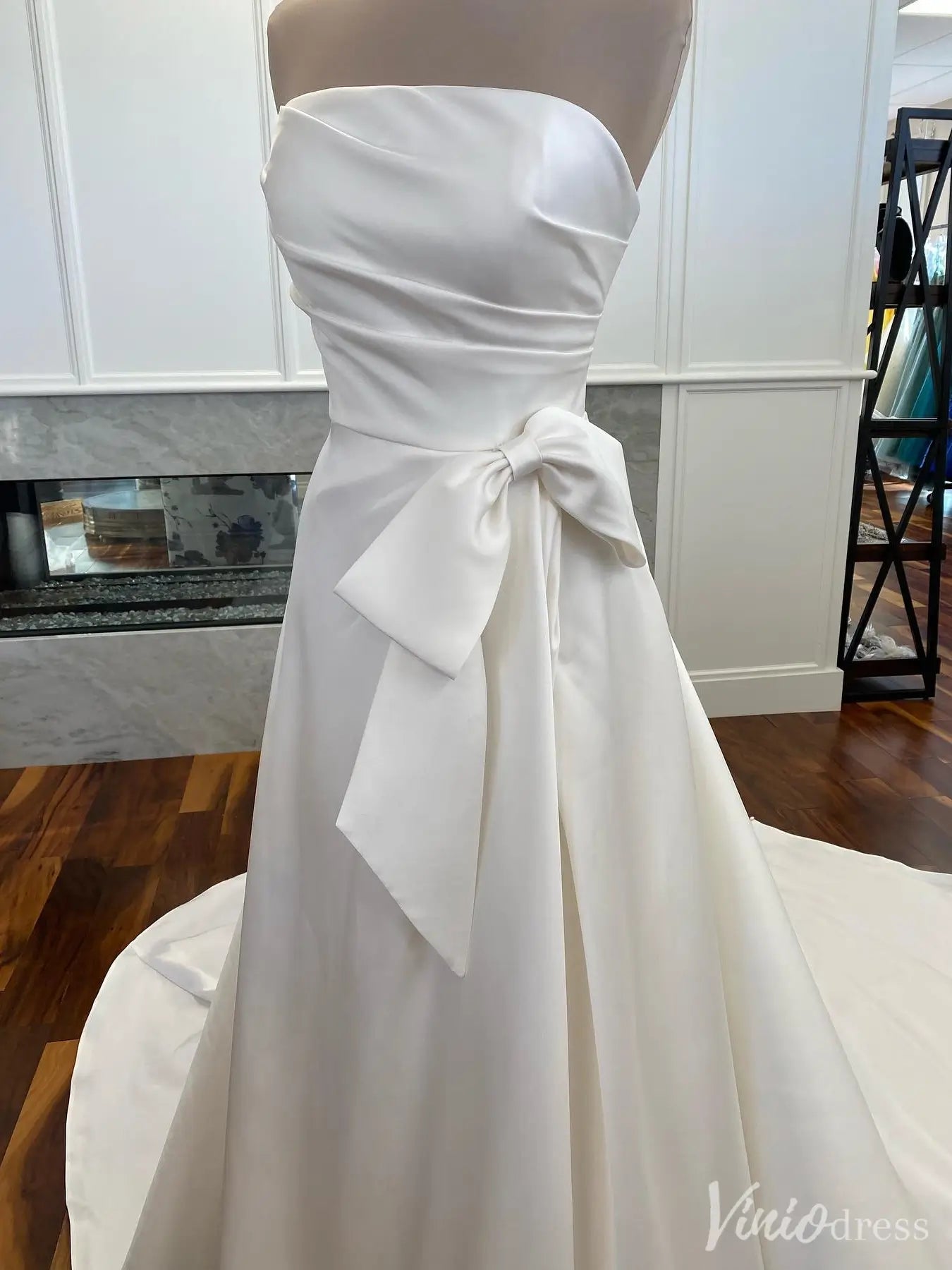 Strapless Satin A-Line Wedding Dress with Bow Waist and Chapel Train – VW2564-wedding dresses 2025 -Viniodress-White-Custom Size-