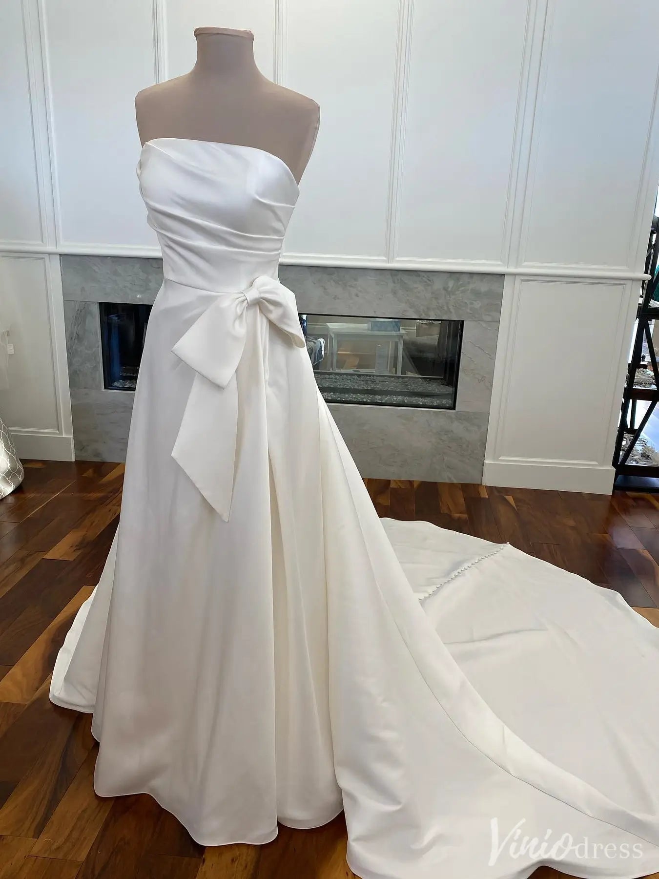 Strapless Satin A-Line Wedding Dress with Bow Waist and Chapel Train – VW2564-wedding dresses 2025 -Viniodress-White-Custom Size-
