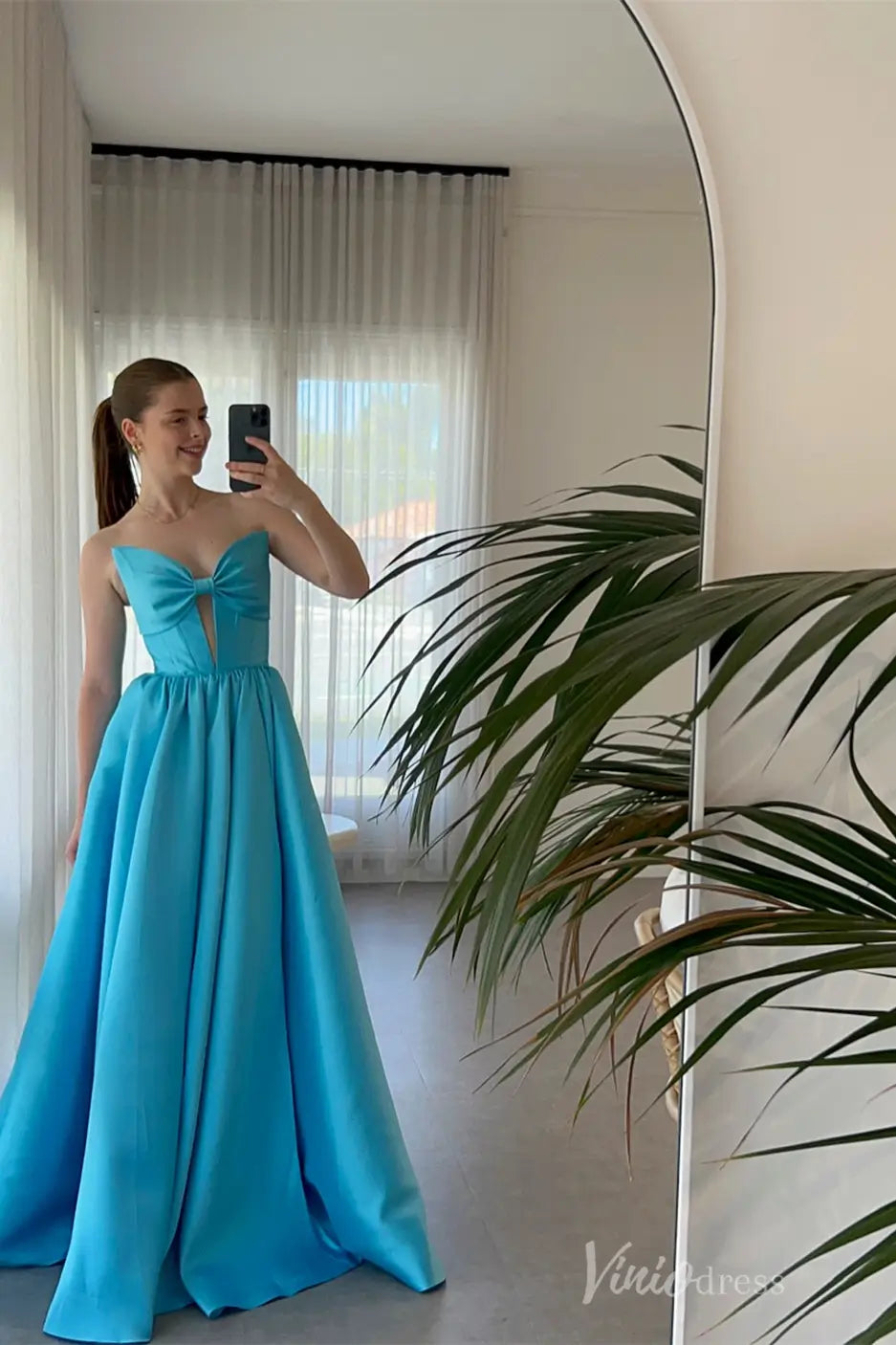 Strapless Satin Prom Dress with Bow Front, Plunging V-Cut and Pleated A-Line Skirt – AS040-prom dresses 2025 -Viniodress-Blue-Custom Size-