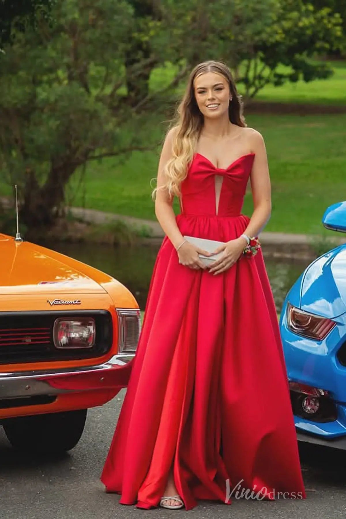 Strapless Satin Prom Dress with Bow Front, Plunging V-Cut and Pleated A-Line Skirt – AS040-prom dresses 2025 -Viniodress-Red-Custom Size-