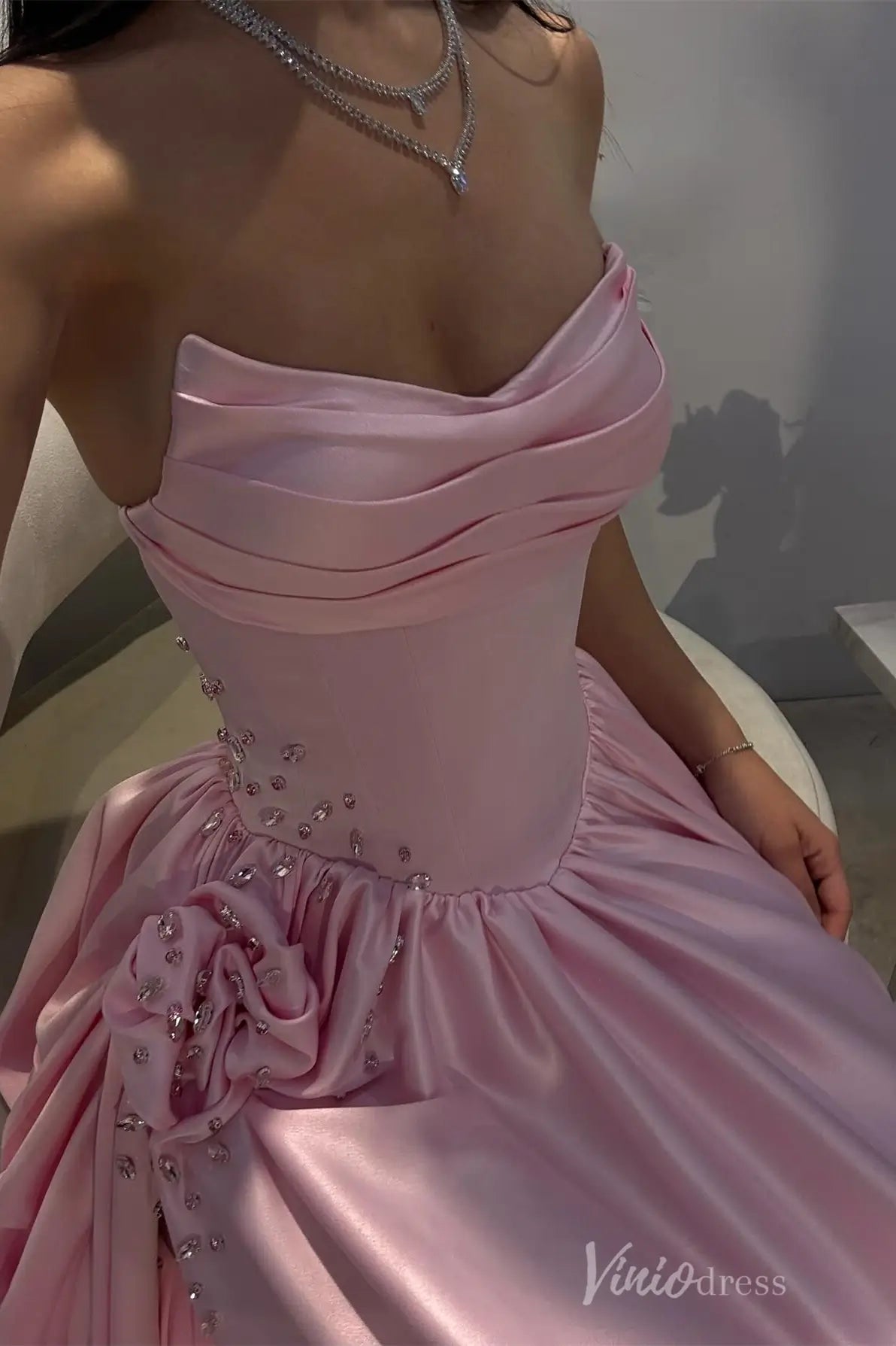 Strapless Satin Prom Dress with Corset Bodice, High Slit, 3D Floral Detail and Pockets – AS034-prom dresses 2025 -Viniodress-Pink-Custom Size-