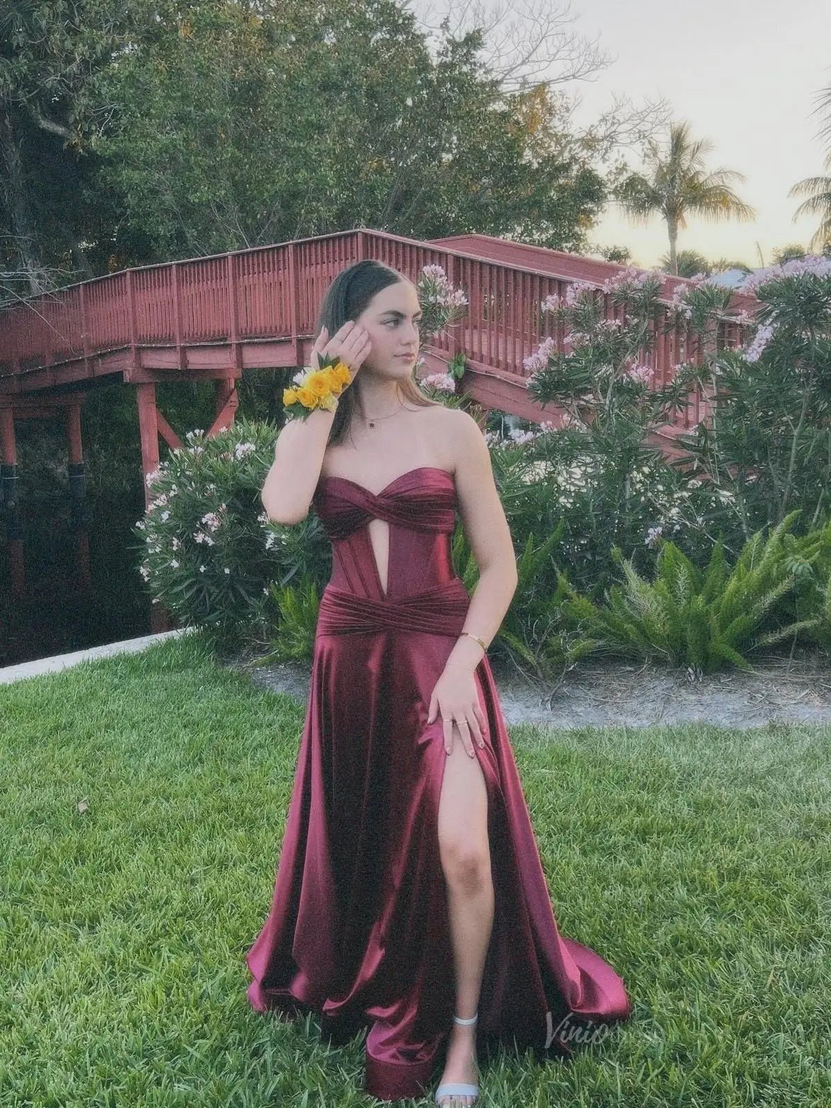 Strapless Satin Prom Dresses 2025 Crossed Bodice Formal Gown with High Slit FD5123-prom dresses 2025 -Viniodress-Burgundy-Custom Size-
