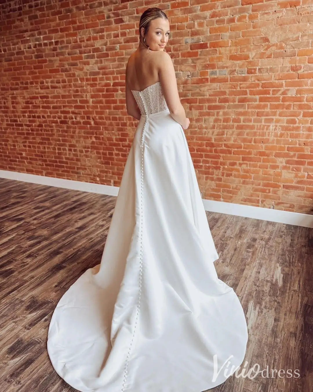 Strapless Satin Wedding Dress with Pearl Corset Bodice, Pockets, and Chapel Train – MN130-wedding dresses 2025 -Viniodress-Ivory-Custom Size-