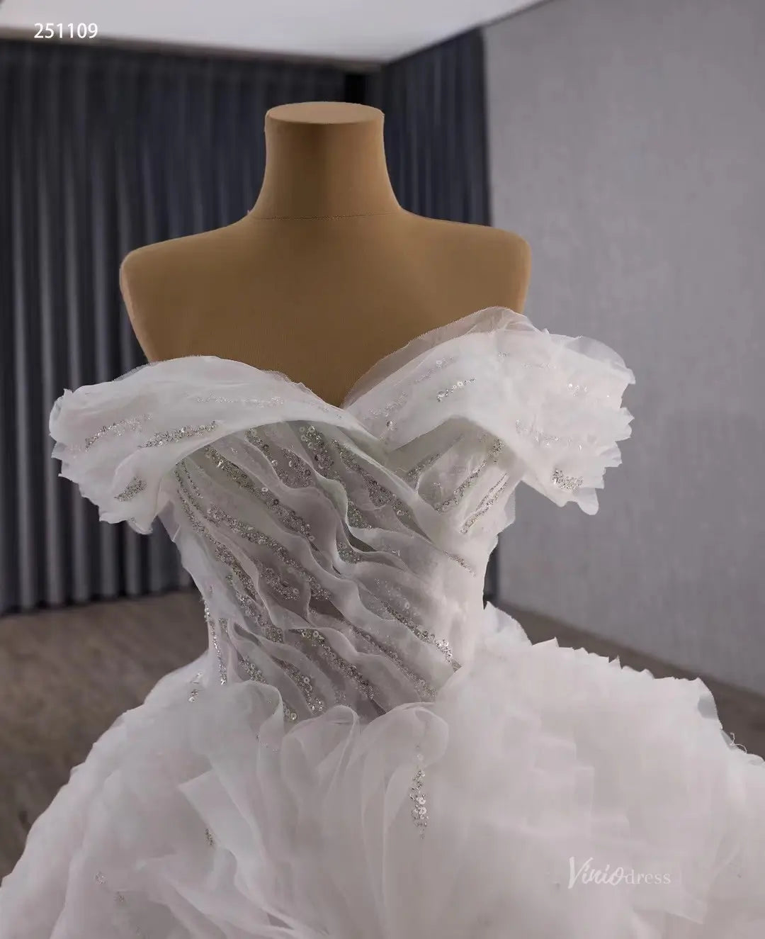Tiered Ruffle Ball Gown Wedding Dress | Off-the-Shoulder Luxury Bridal Gown with Corset Back 251109-wedding dresses 2025 -Viniodress-Ivory-Custom Size-