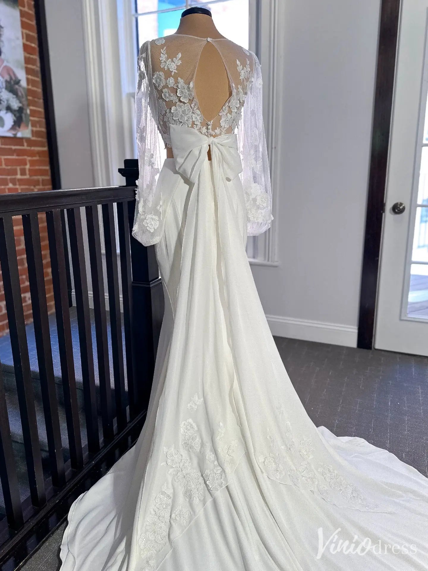 Two-Piece Mermaid Wedding Dress with Floral Lace Top and Bow Train – VW2591-wedding dresses 2025 -Viniodress-Ivory-Custom Size-