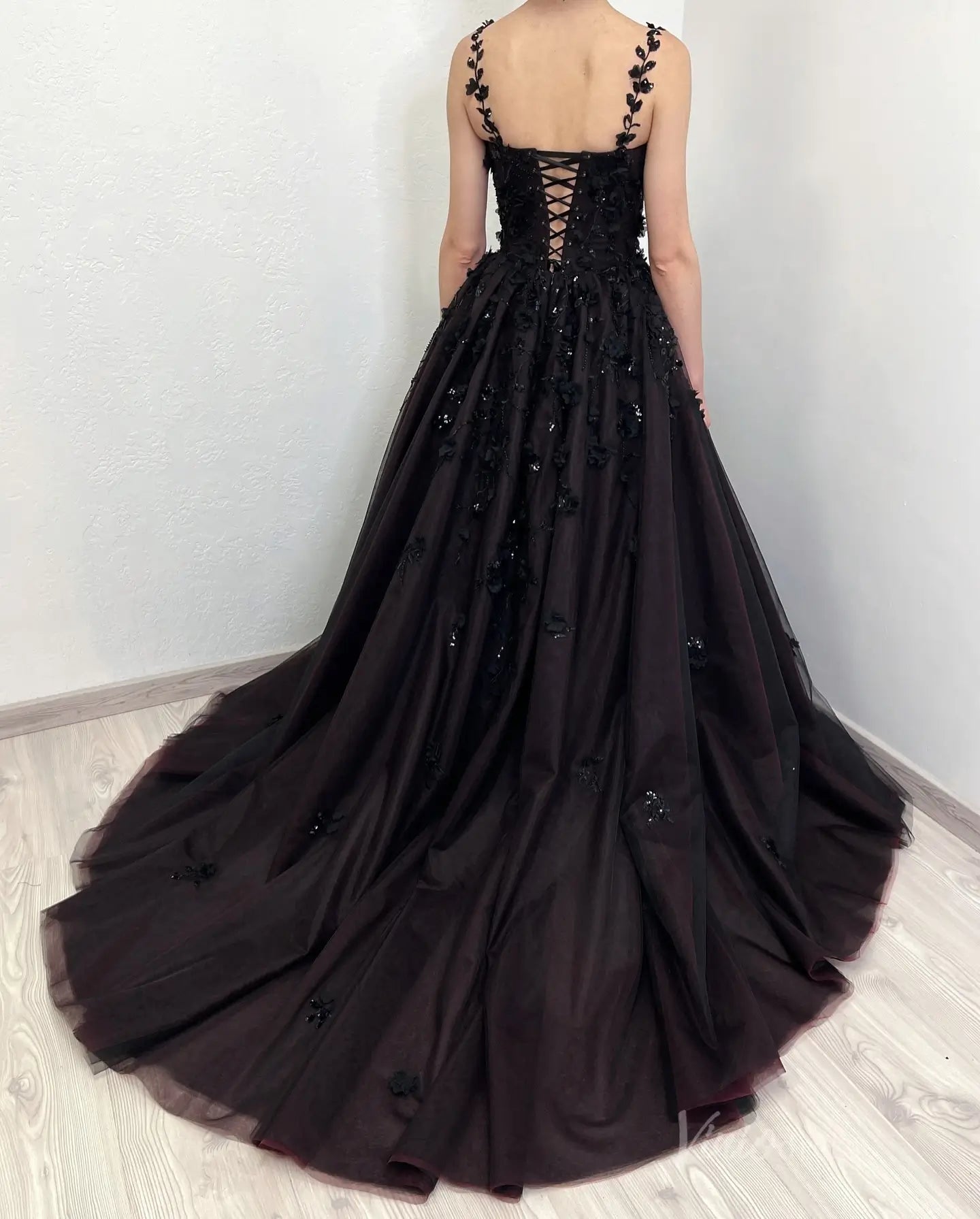 Unique Black Wedding Dress | Beaded Floral Appliqué Gown with Burgundy Lining & Lace-Up Back BK109-wedding dresses 2025 -Viniodress-Black-Custom Size-