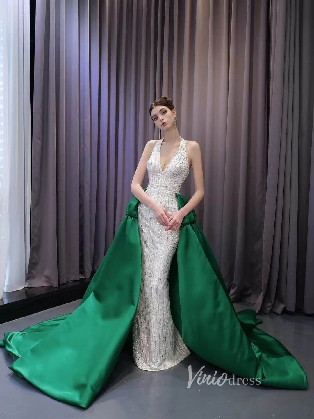V-neck Mermaid Wedding Dresses with Green Satin Overskirt Train, Removable Sleeves 231081-Quinceanera Dresses 2025 -Viniodress-Green-Custom Size-
